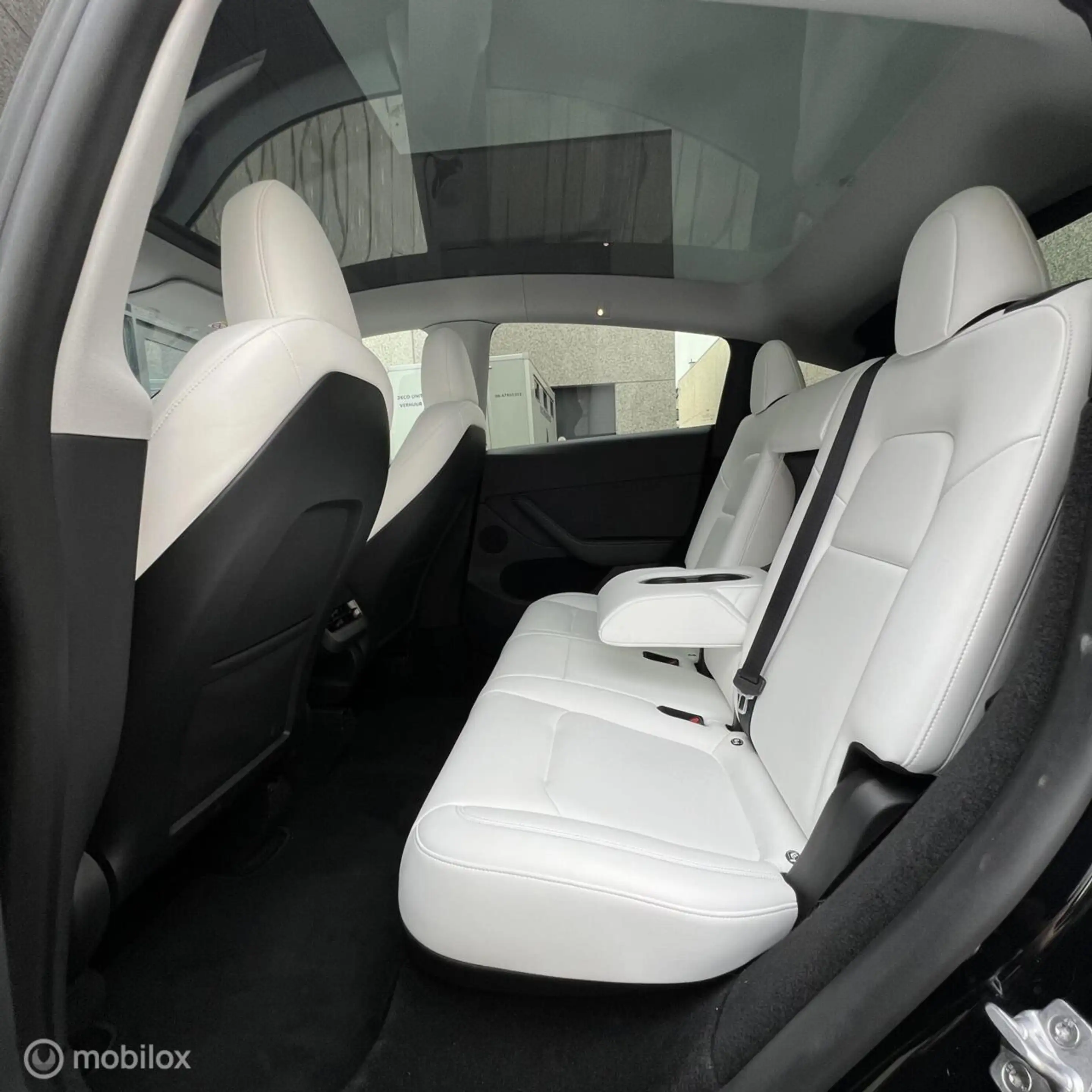 Tesla Model Y Long Range AWD + MMX PACK + IAP +WRAP +20Inch — photo 10