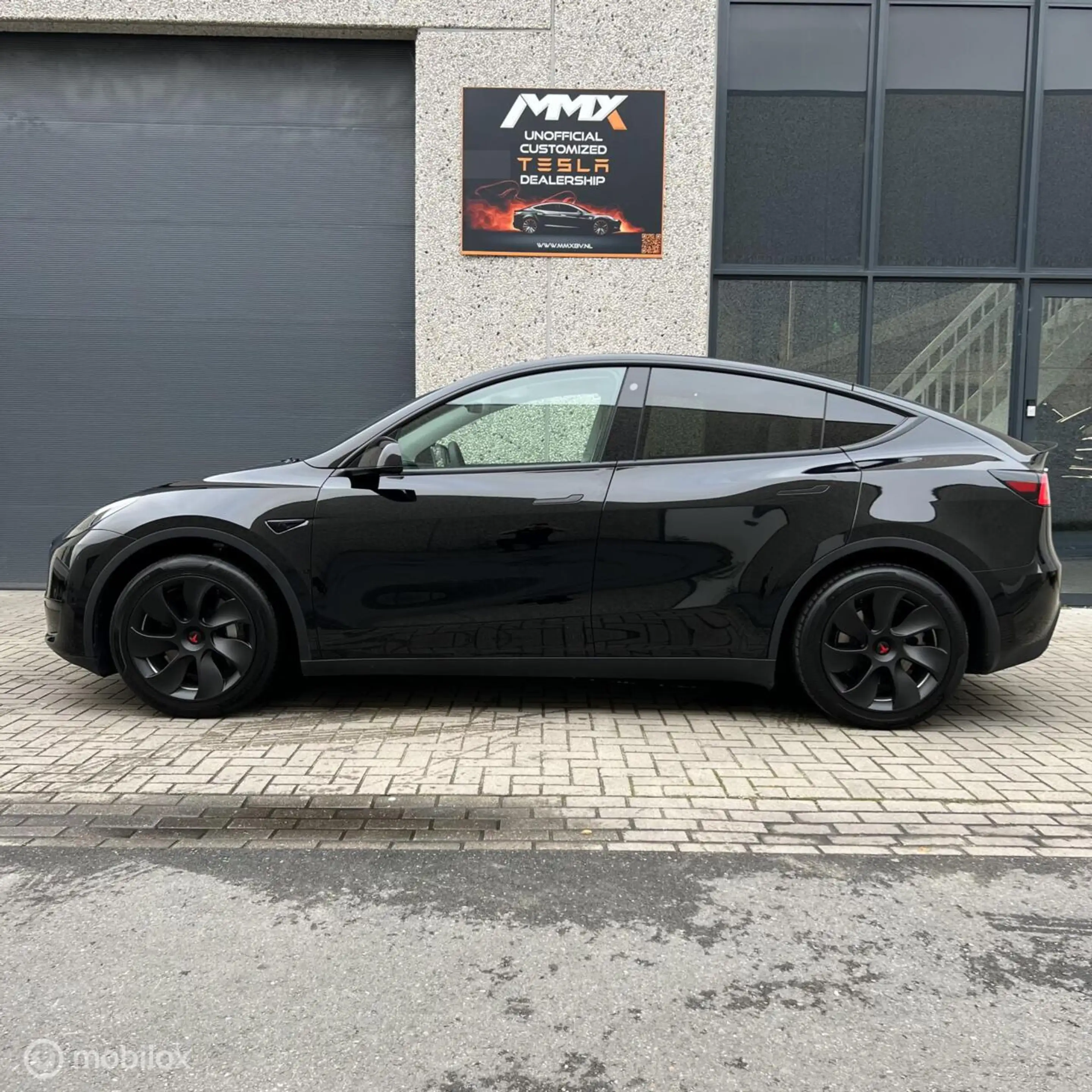 Tesla Model Y Long Range AWD + MMX PACK + IAP +WRAP +20Inch — photo 6