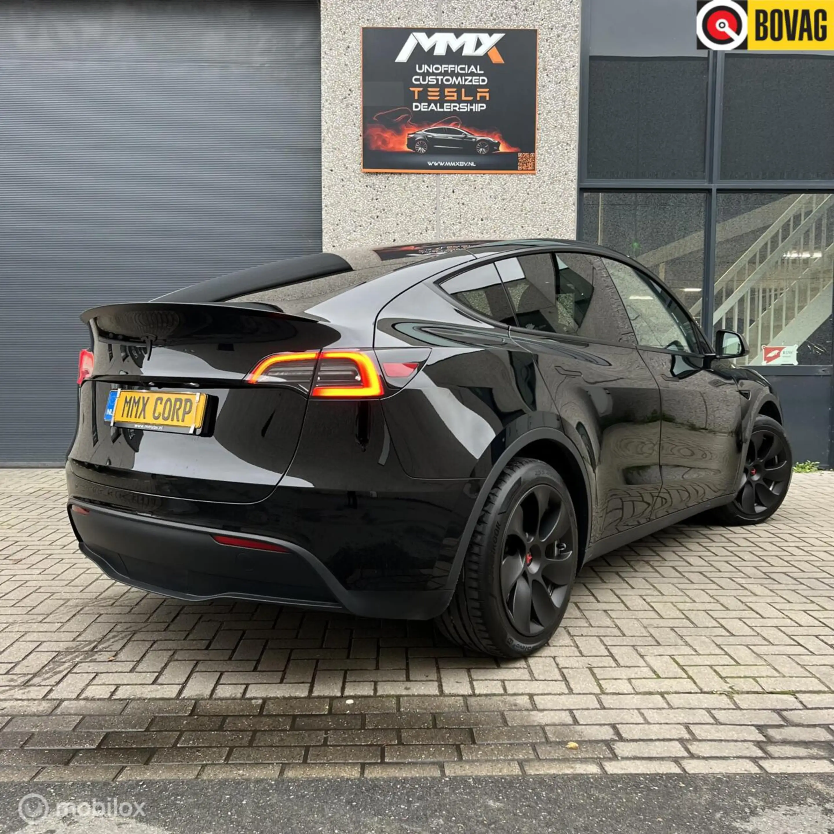 Tesla Model Y Long Range AWD + MMX PACK + IAP +WRAP +20Inch