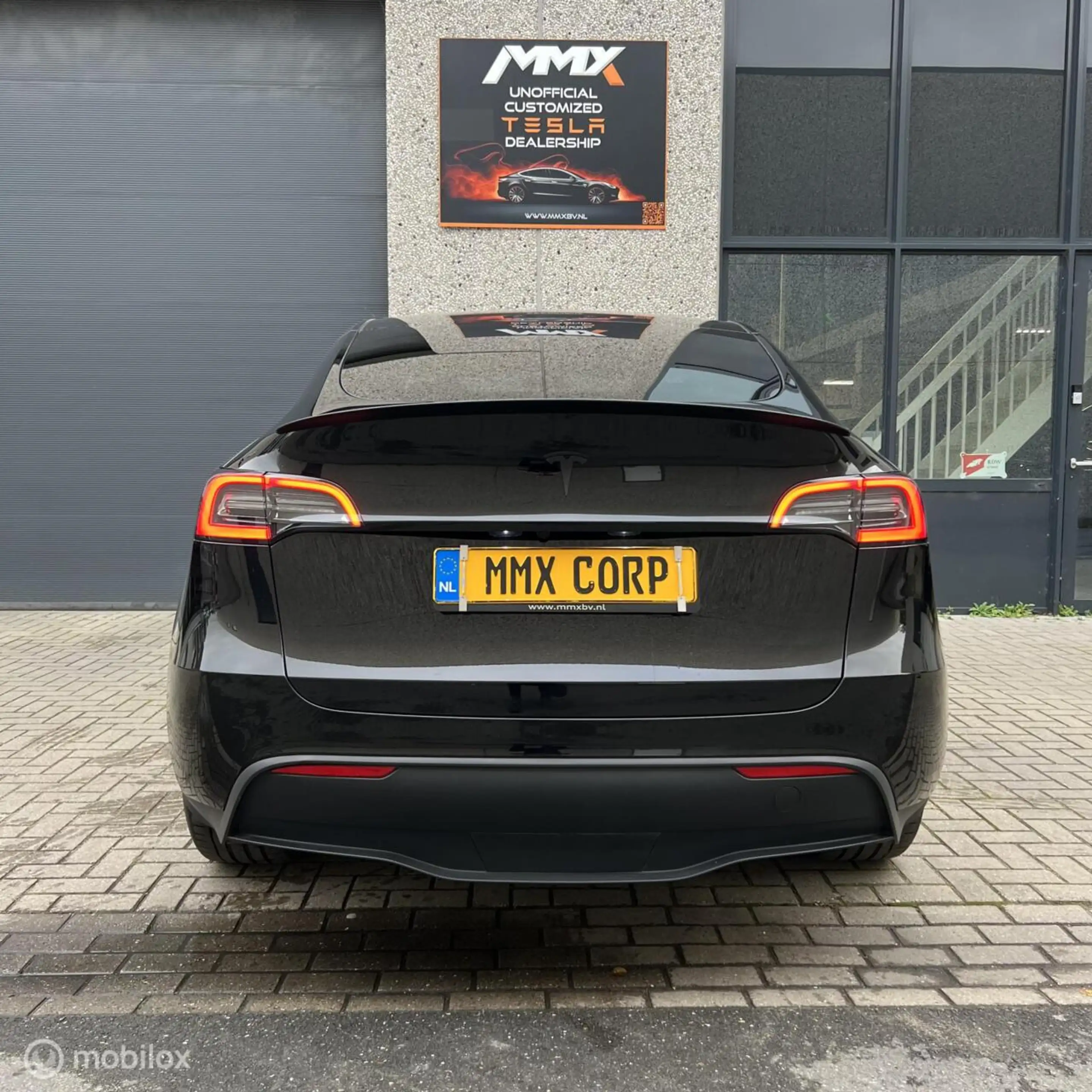 Tesla Model Y Long Range AWD + MMX PACK + IAP +WRAP +20Inch — photo 8