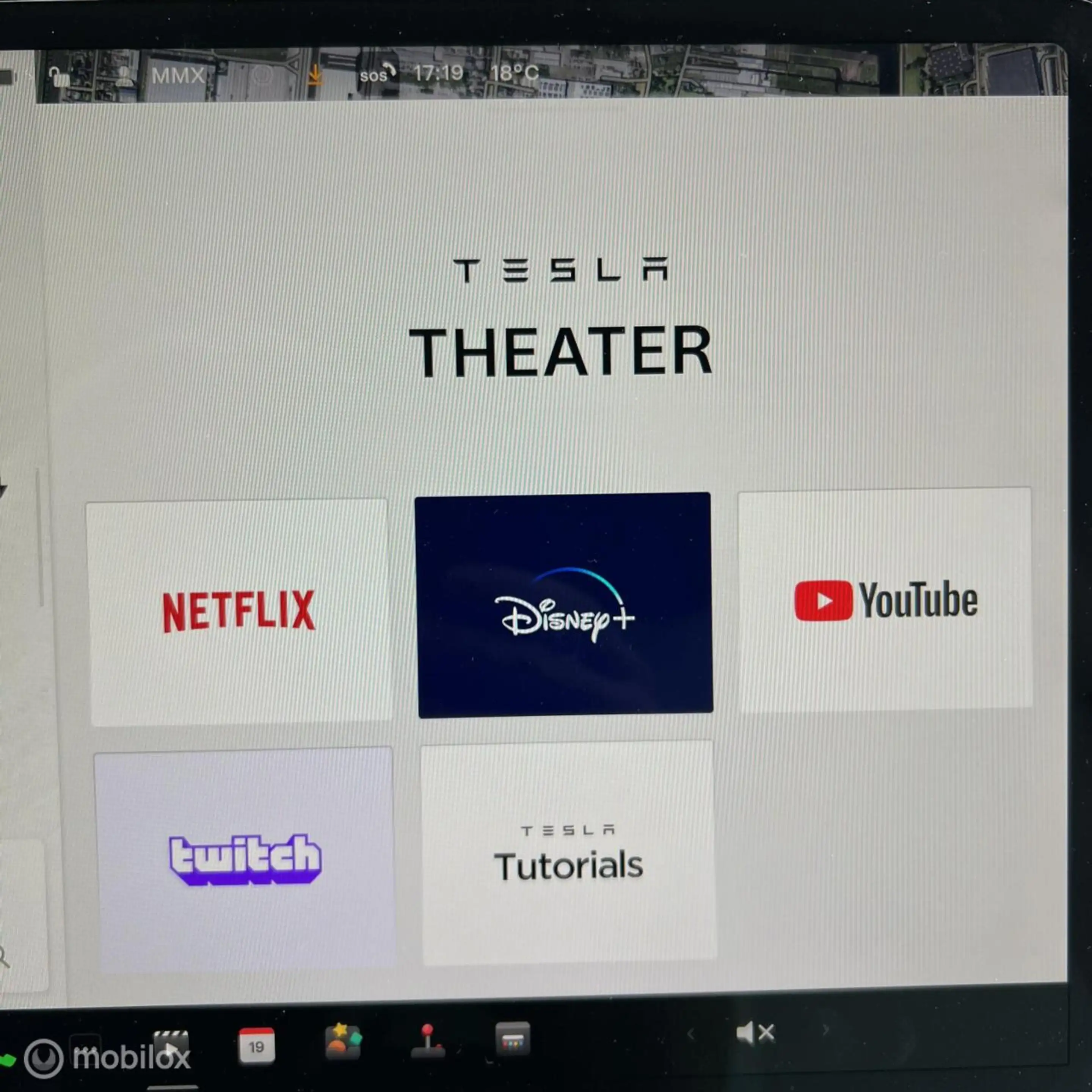Tesla Model Y Long Range AWD + MMX PACK + IAP +WRAP +20Inch — photo 12