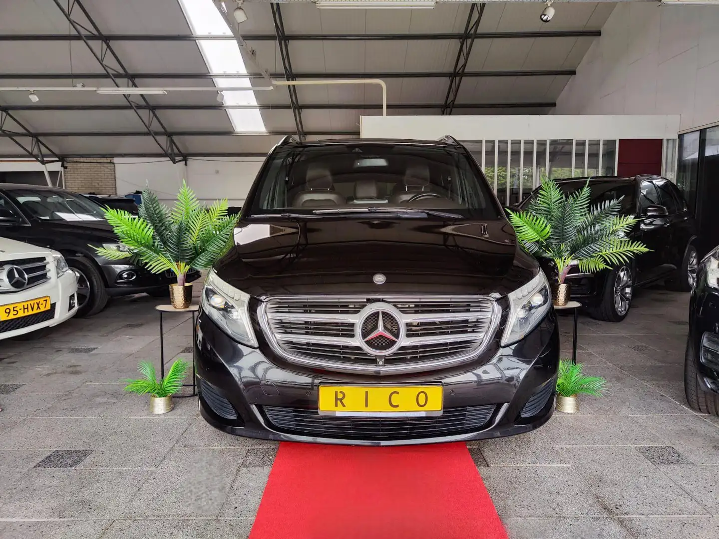 Mercedes-Benz V 250 250D Extra Lang Edition 8P FULL! 2015 Zwart - 1