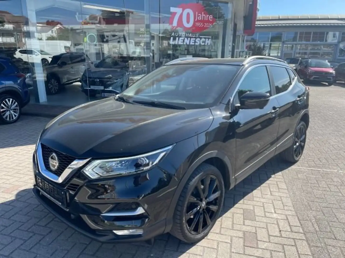 Nissan Qashqai 1.7 dci Black Edition 4x4 AHK/Bose/Leder Zwart - 2