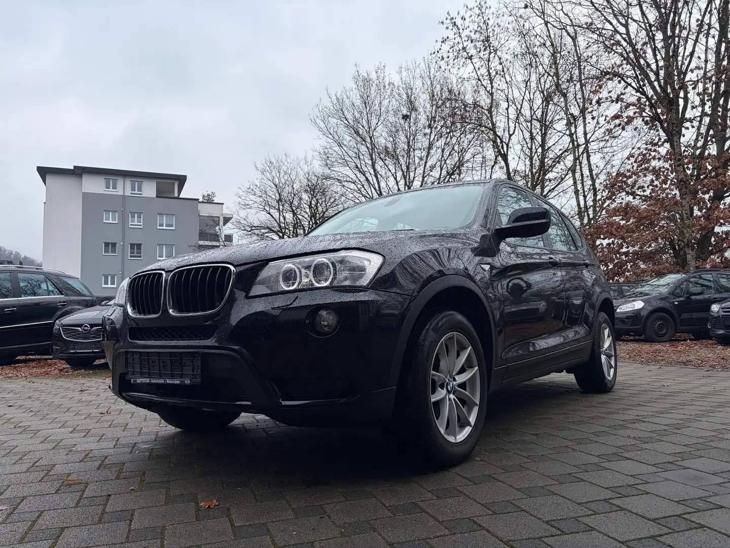 BMW X3 xDrive 20 i*HU 05/2027*1.Hand* Schwarz - 1