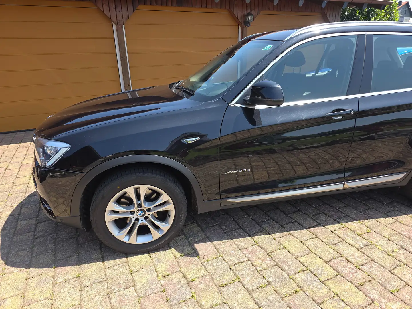 BMW X3 X3 Diesel xDrive30d Aut. Schwarz - 2