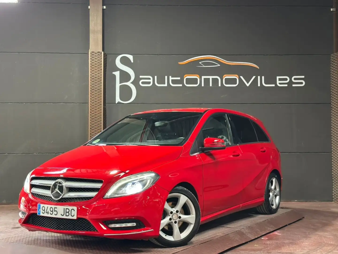Mercedes-Benz B 180 CDI Rojo - 1
