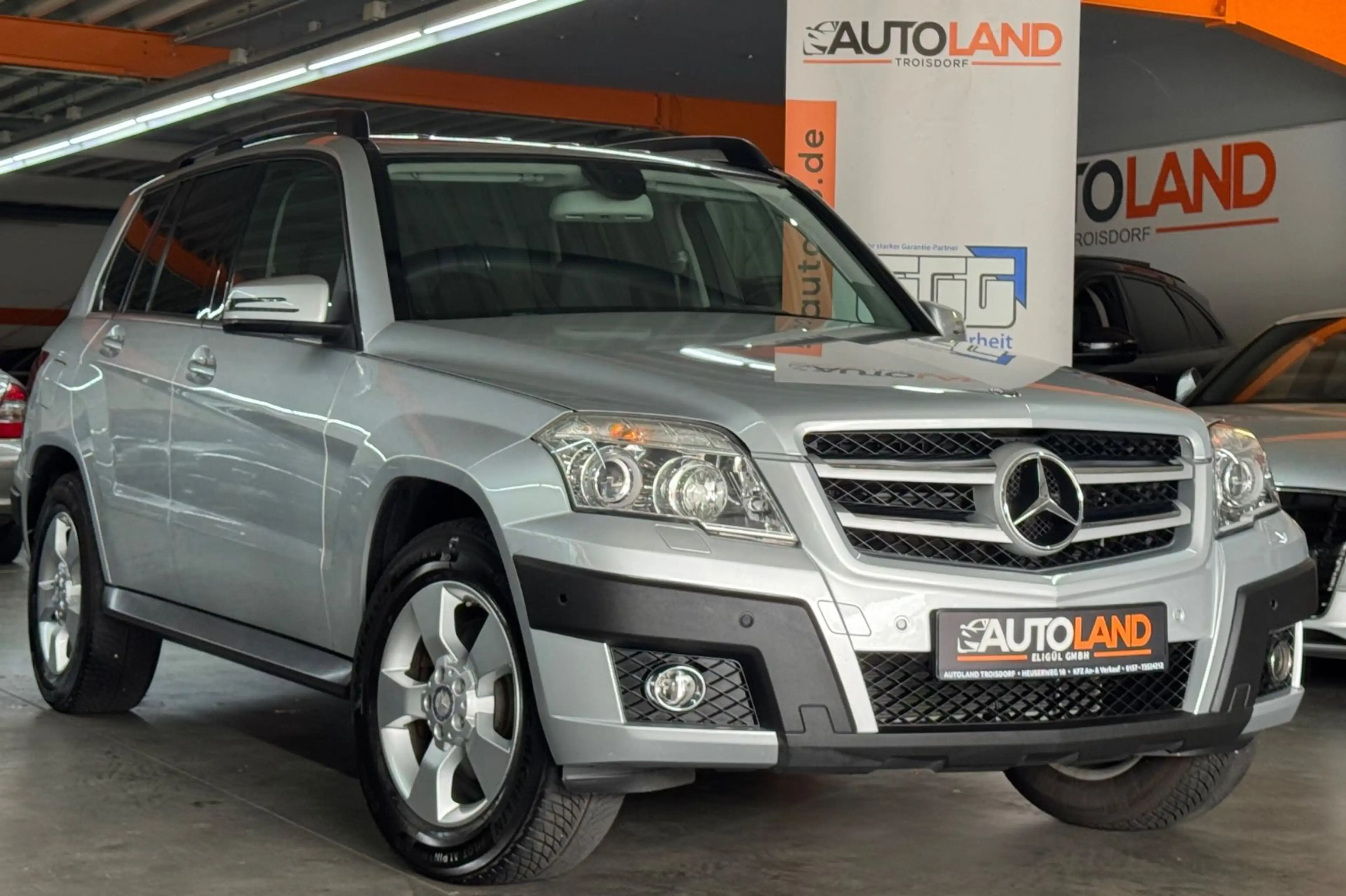 Mercedes-Benz GLK 350 4Matic*AUTOM.*XENON*LEDER*NAVI*PDC*AHK*