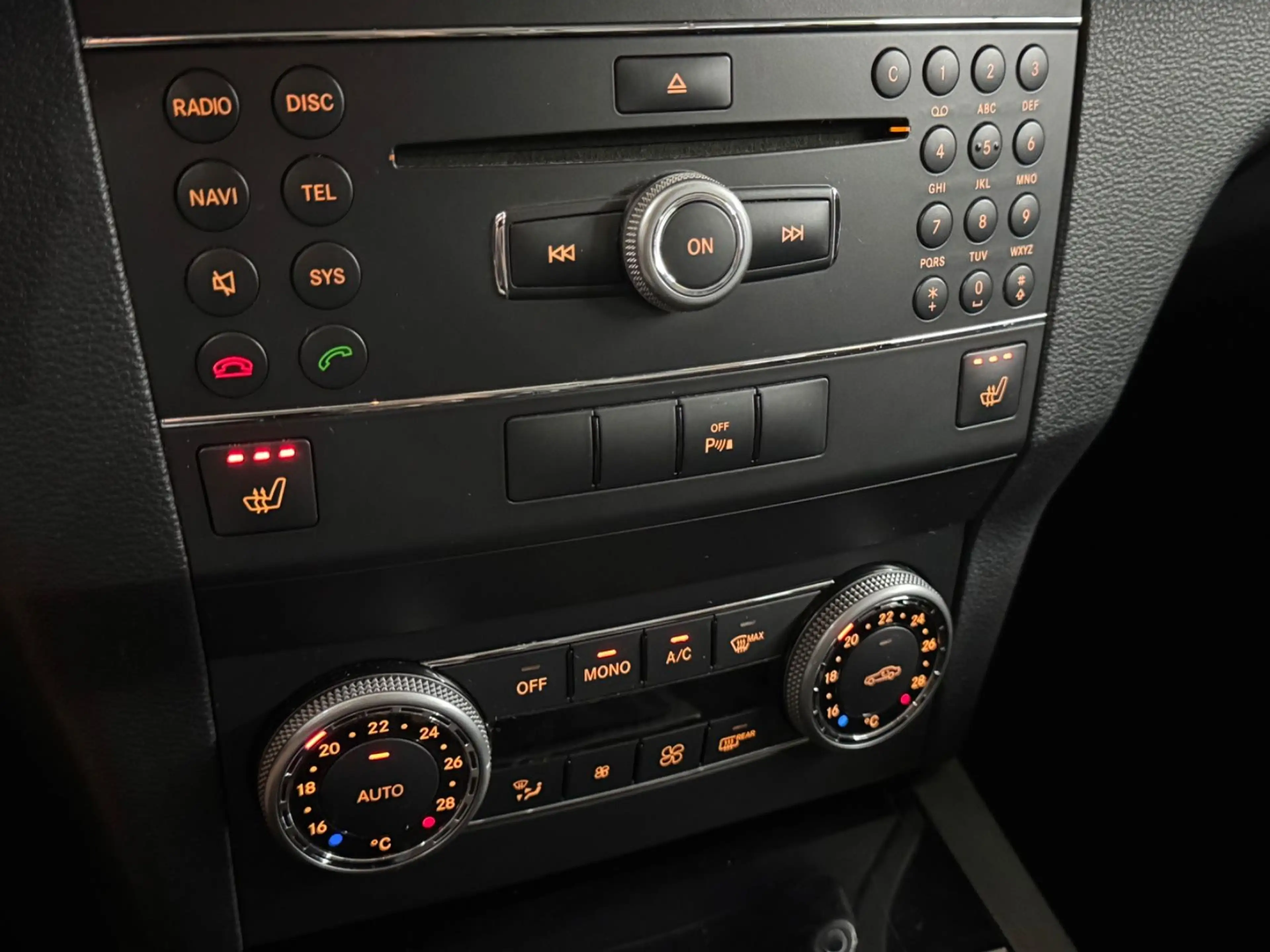 Mercedes-Benz GLK 350 4Matic*AUTOM.*XENON*LEDER*NAVI*PDC*AHK* — photo 12