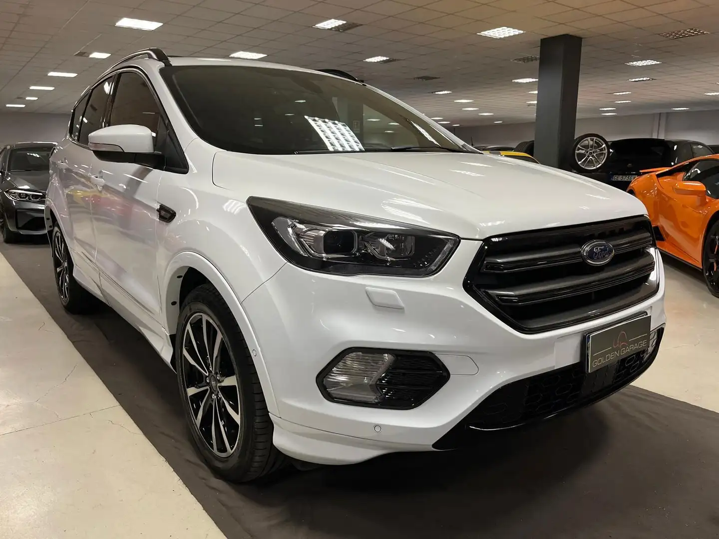 Ford Kuga Kuga 2.0 TDCI 120 CV S&S 2WD ST-Line Blanc - 2