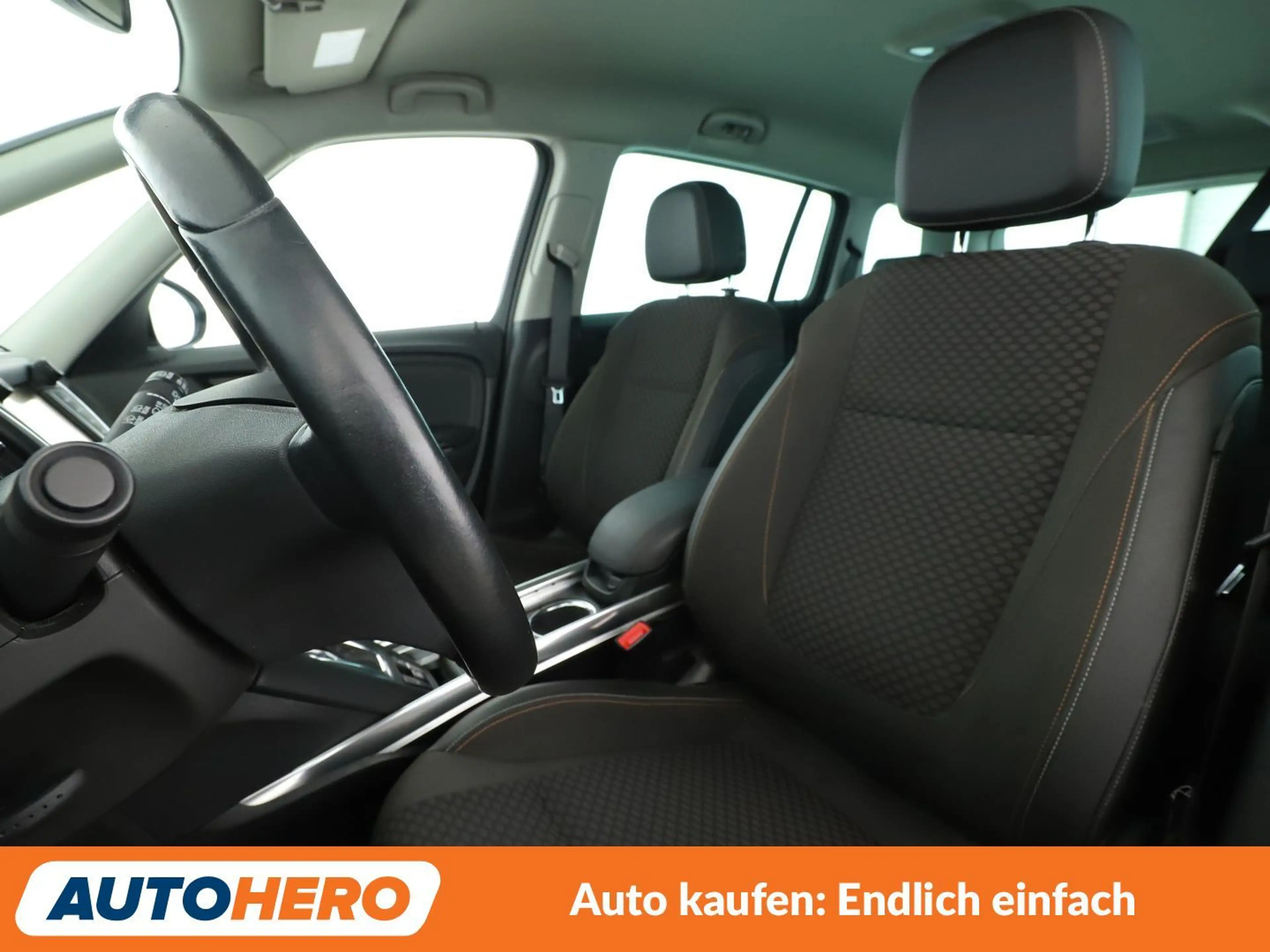 Opel Zafira Tourer 1.6 SIDI Turbo Innovation Aut.*NAVI*BiLED*CAM* — photo 10