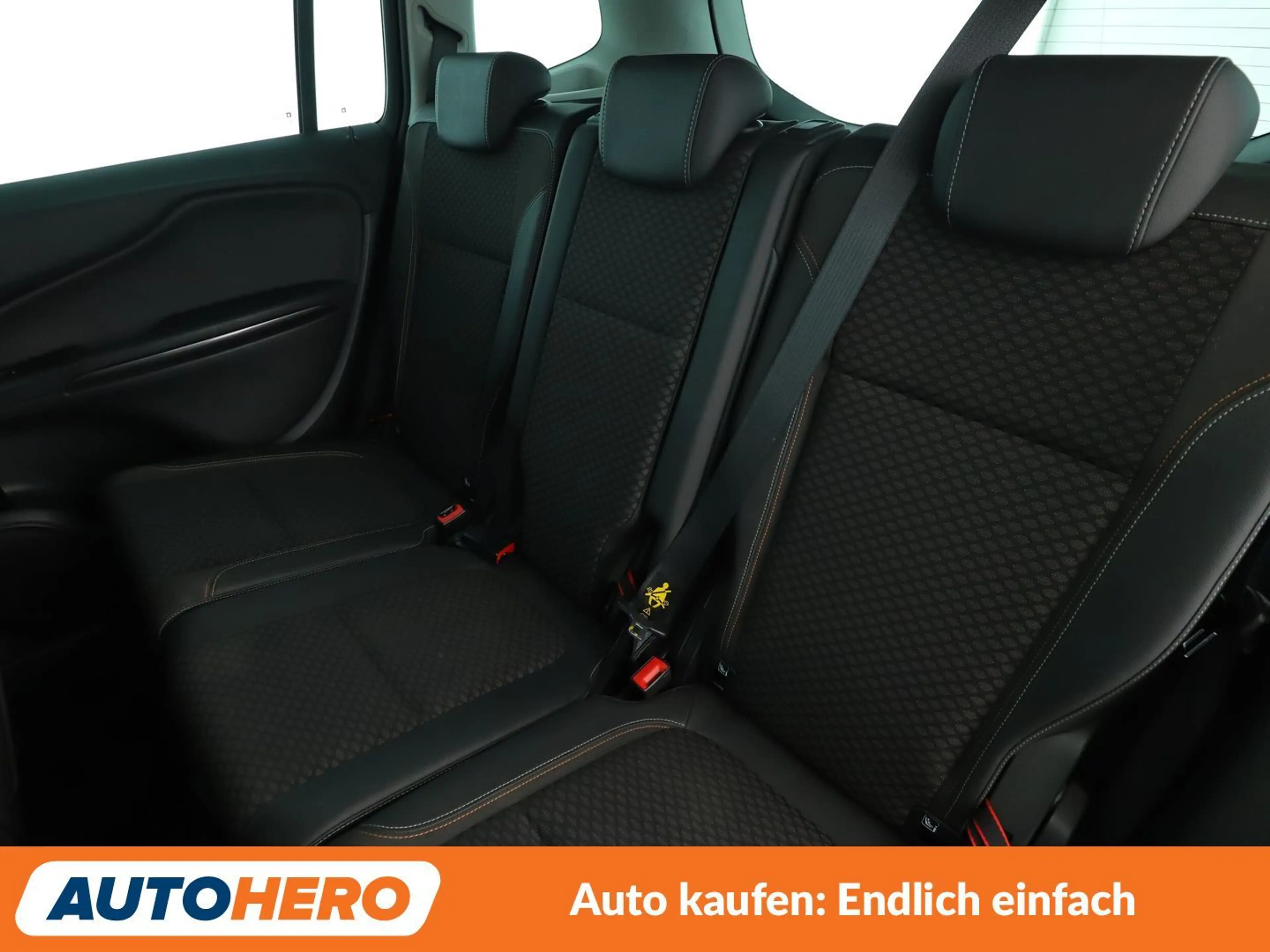 Opel Zafira Tourer 1.6 SIDI Turbo Innovation Aut.*NAVI*BiLED*CAM* — photo 14