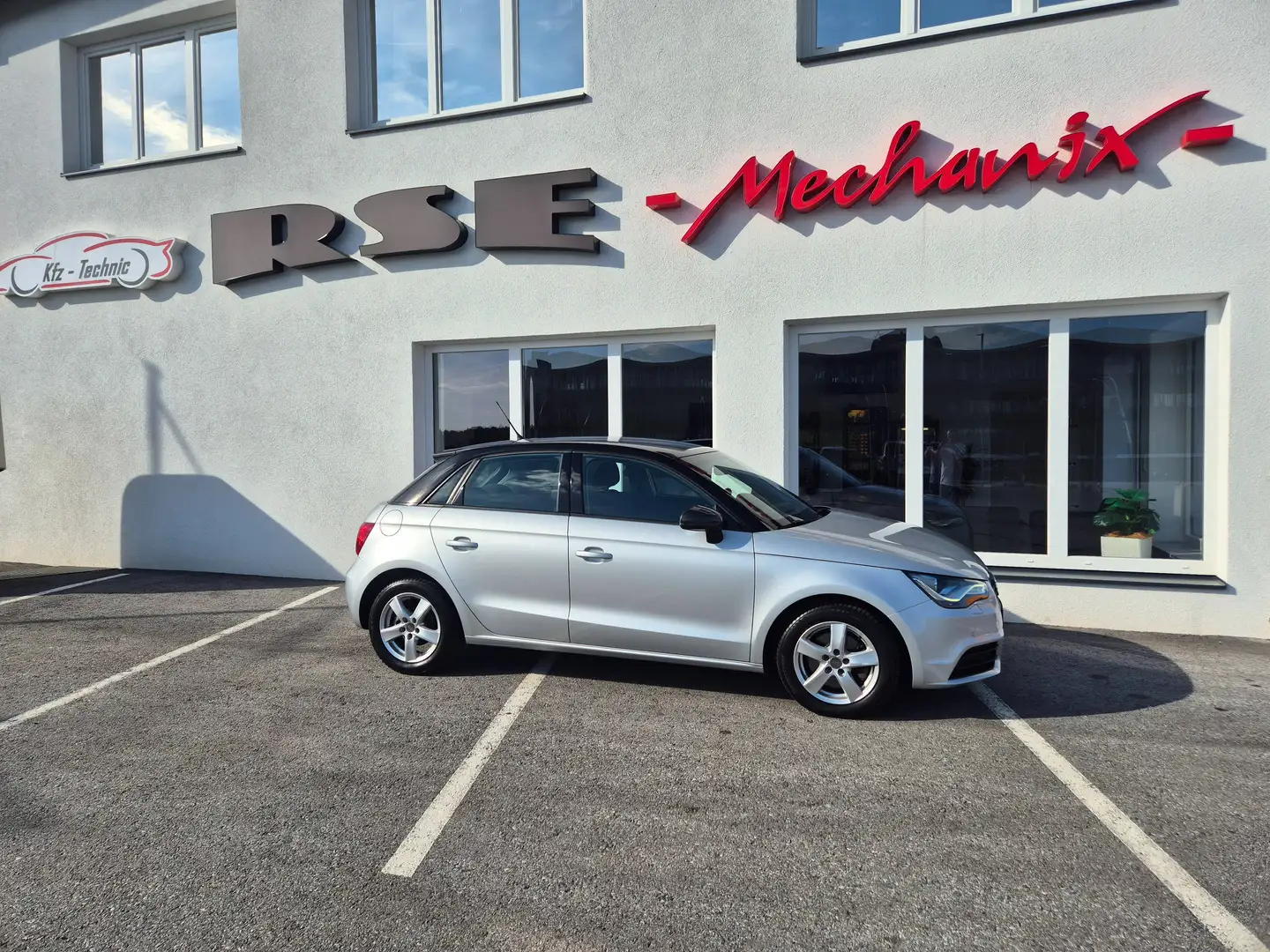 Audi A1 Attraction, Xenon , Sitzheizung , PDC Grau - 1