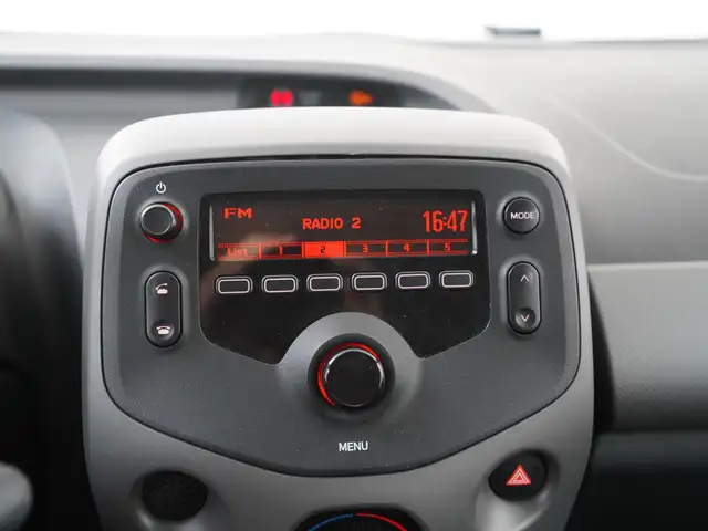 Peugeot 108 view 12