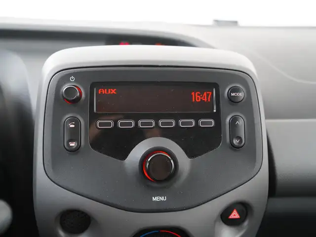Peugeot 108 view 14