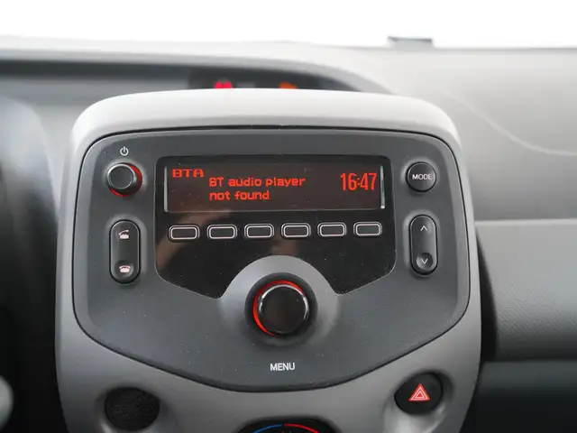 Peugeot 108 view 13