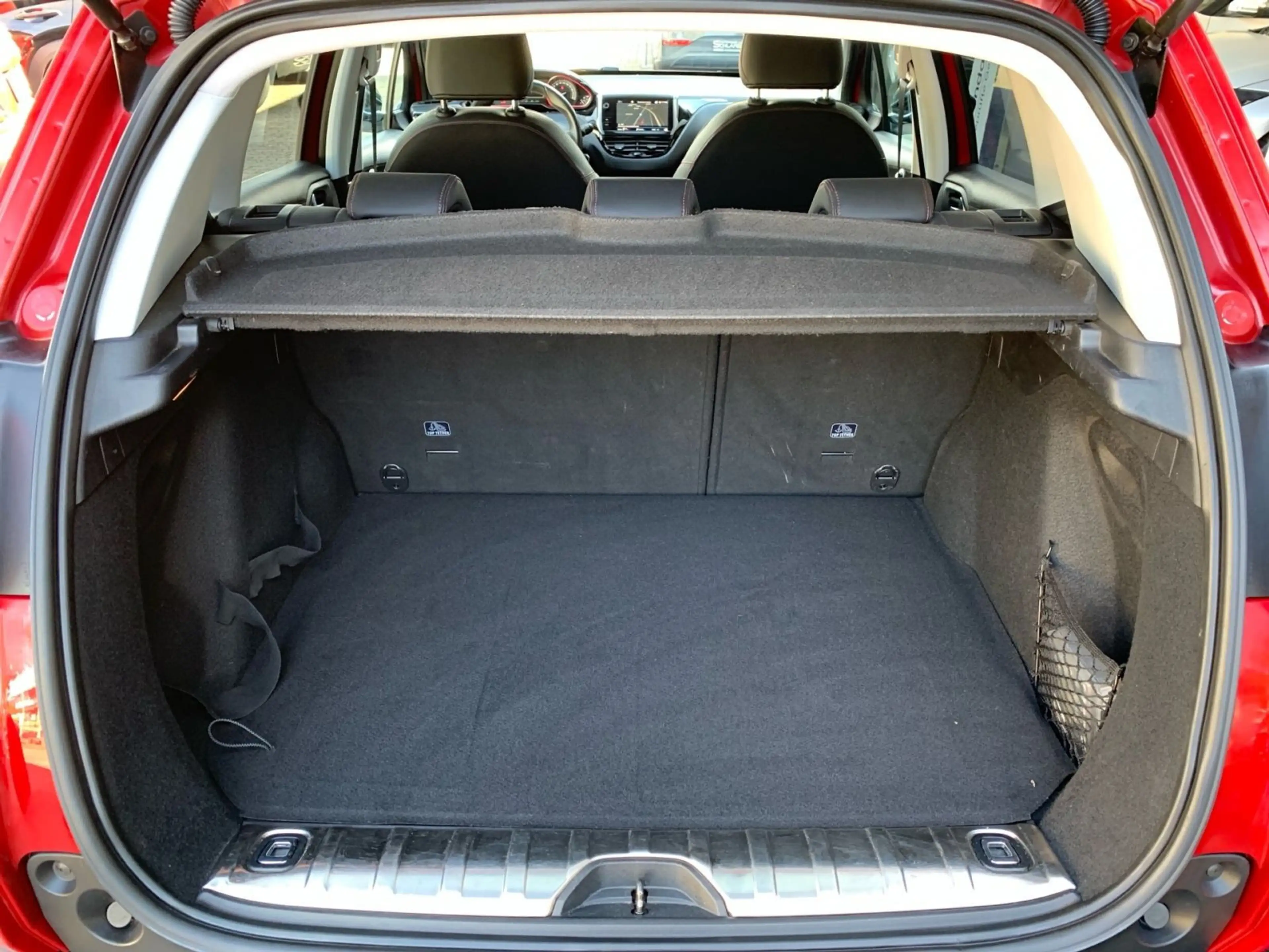 Peugeot 2008 1.2 PureTech Automatik 110 Allure Navi — photo 12