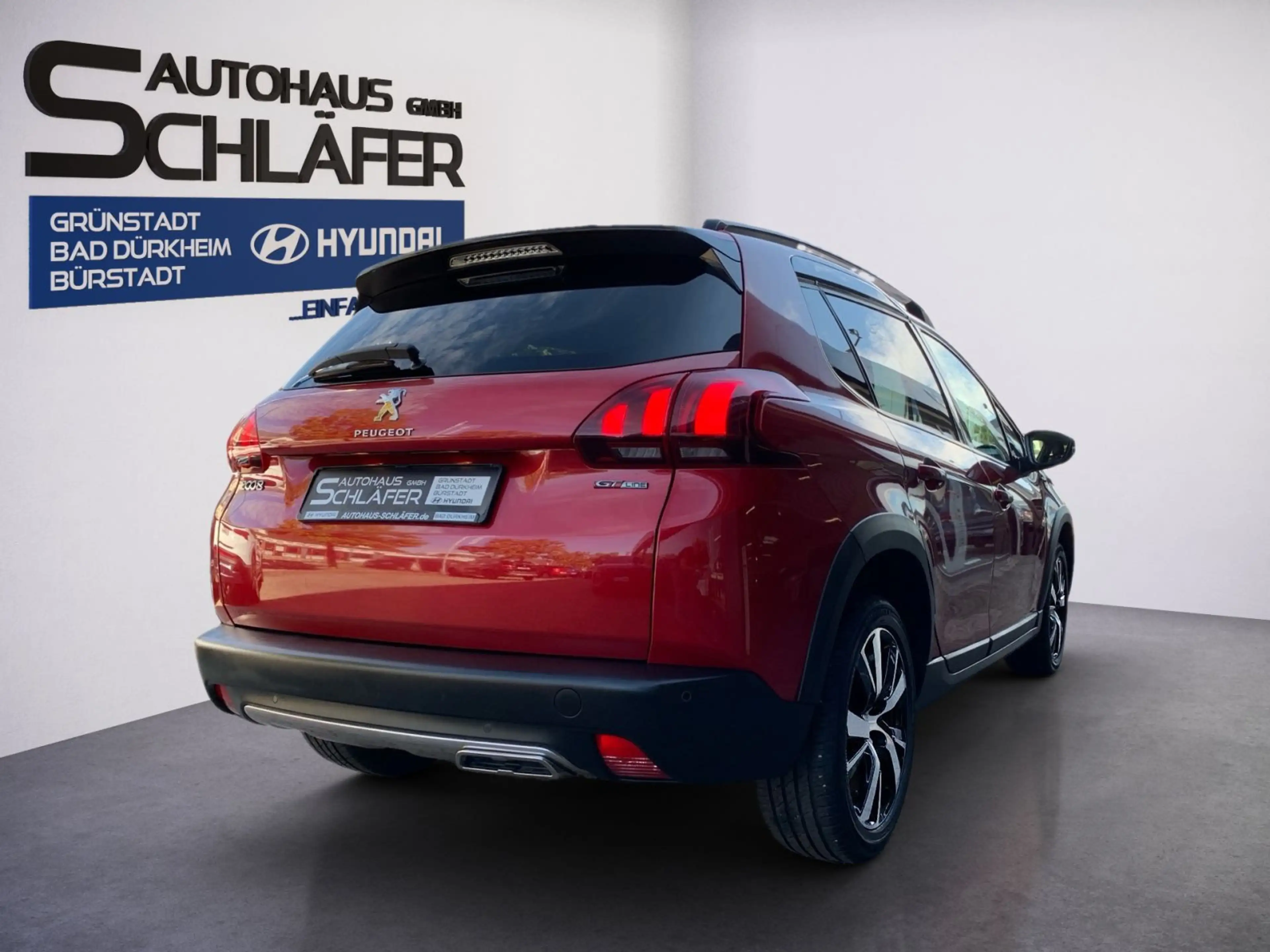 Peugeot 2008 1.2 PureTech Automatik 110 Allure Navi — photo 4