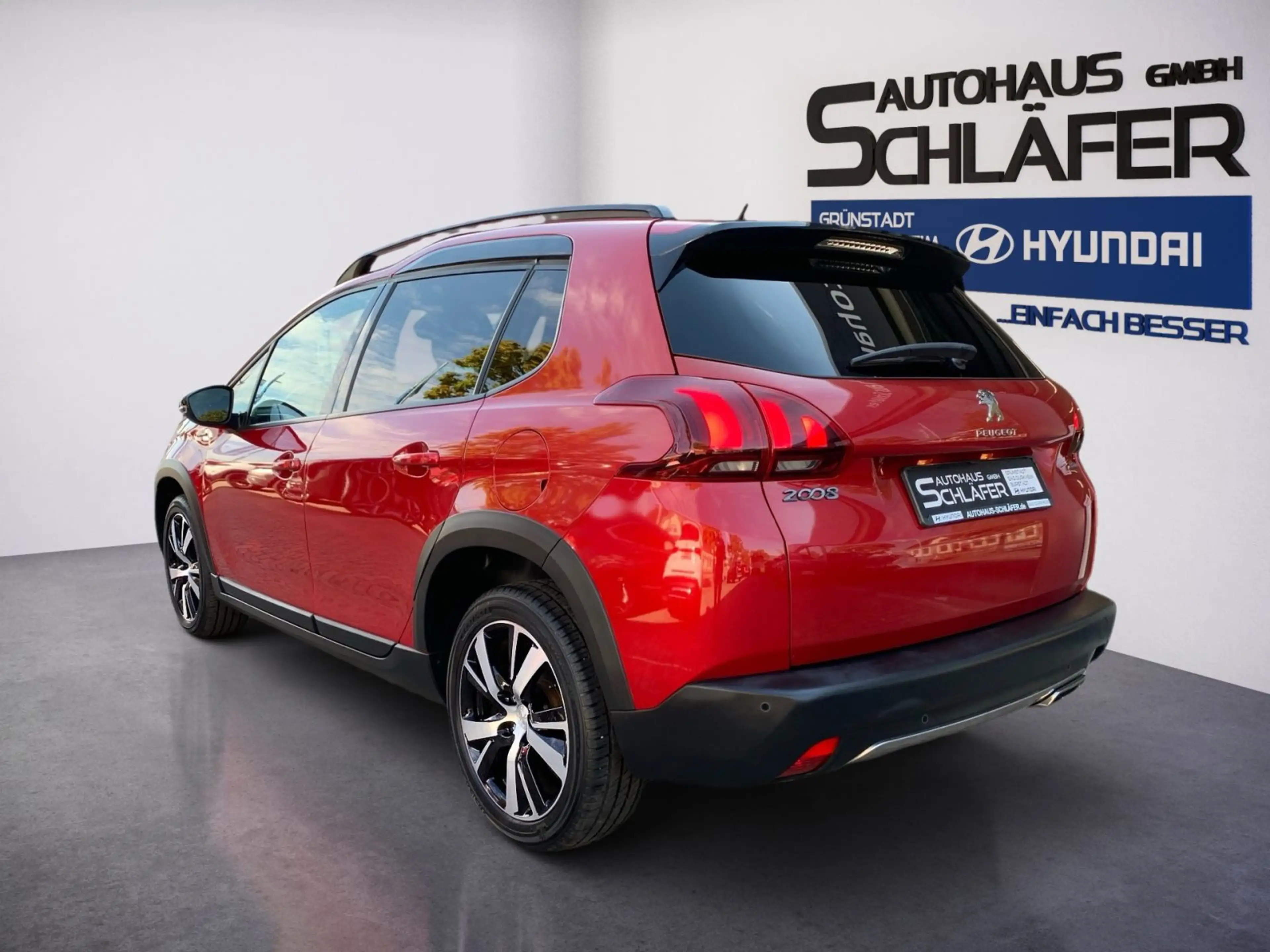 Peugeot 2008 1.2 PureTech Automatik 110 Allure Navi — photo 6