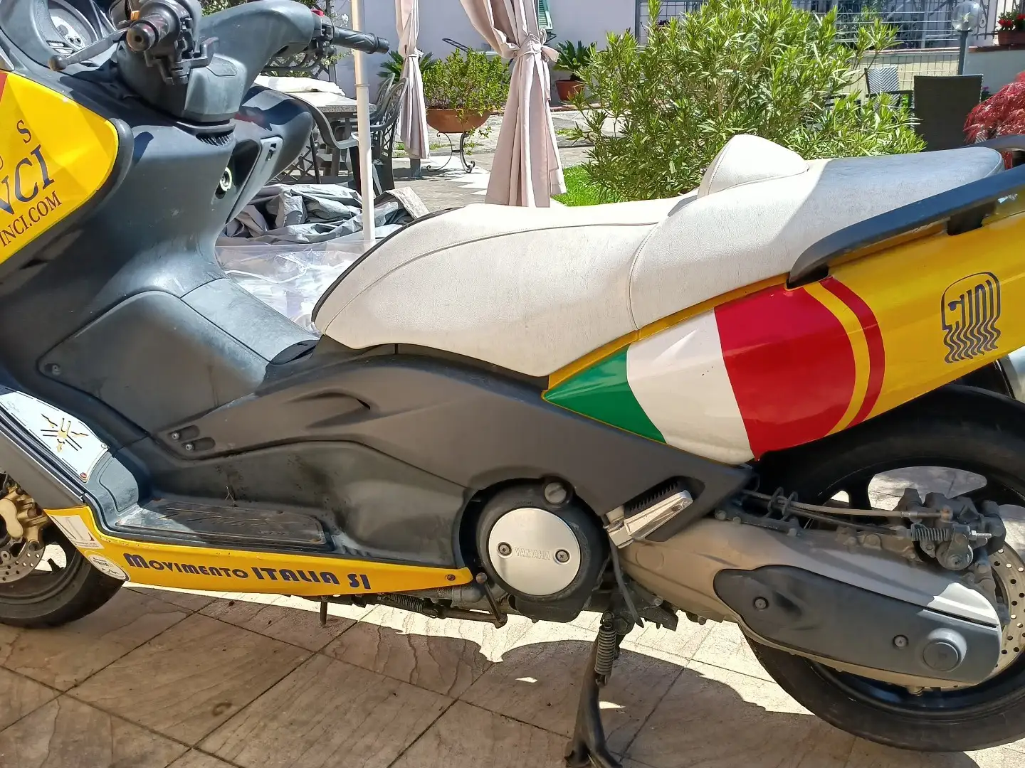 Yamaha TMAX 500 Amarillo - 1