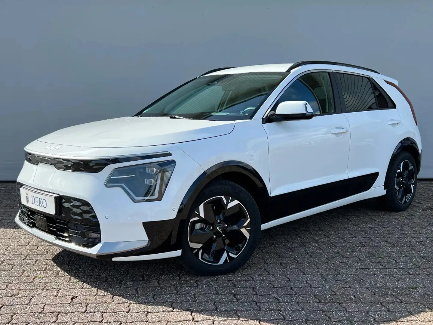 Kia e-Niro 64kWh Executive Line | Warmtepomp | Nieuwstaat! Wit - 1