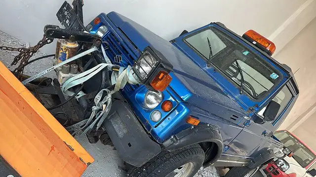 Suzuki SJ 410/SJ 413 LKW Schneeschild Winterdienst