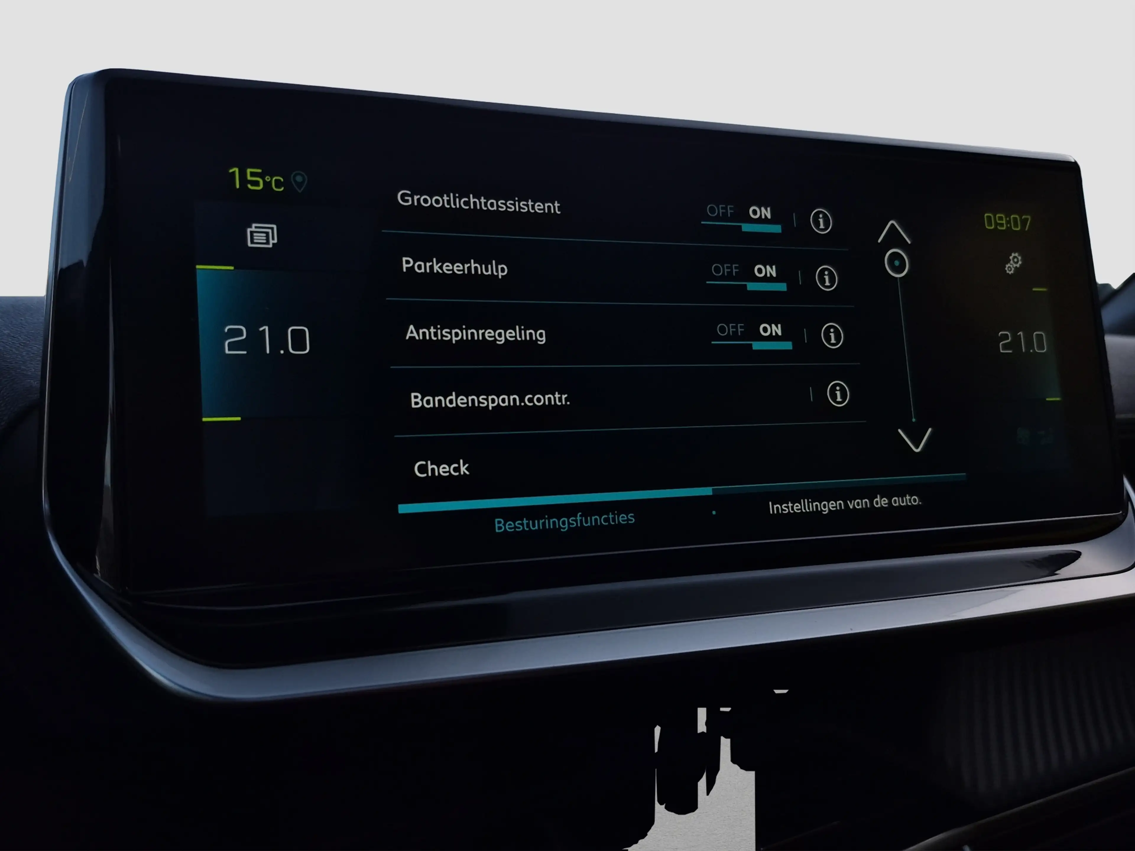 Peugeot e-2008 EV GT 50 kWh 95,7% Soh | Panoramadak | Trekhaak af — photo 25