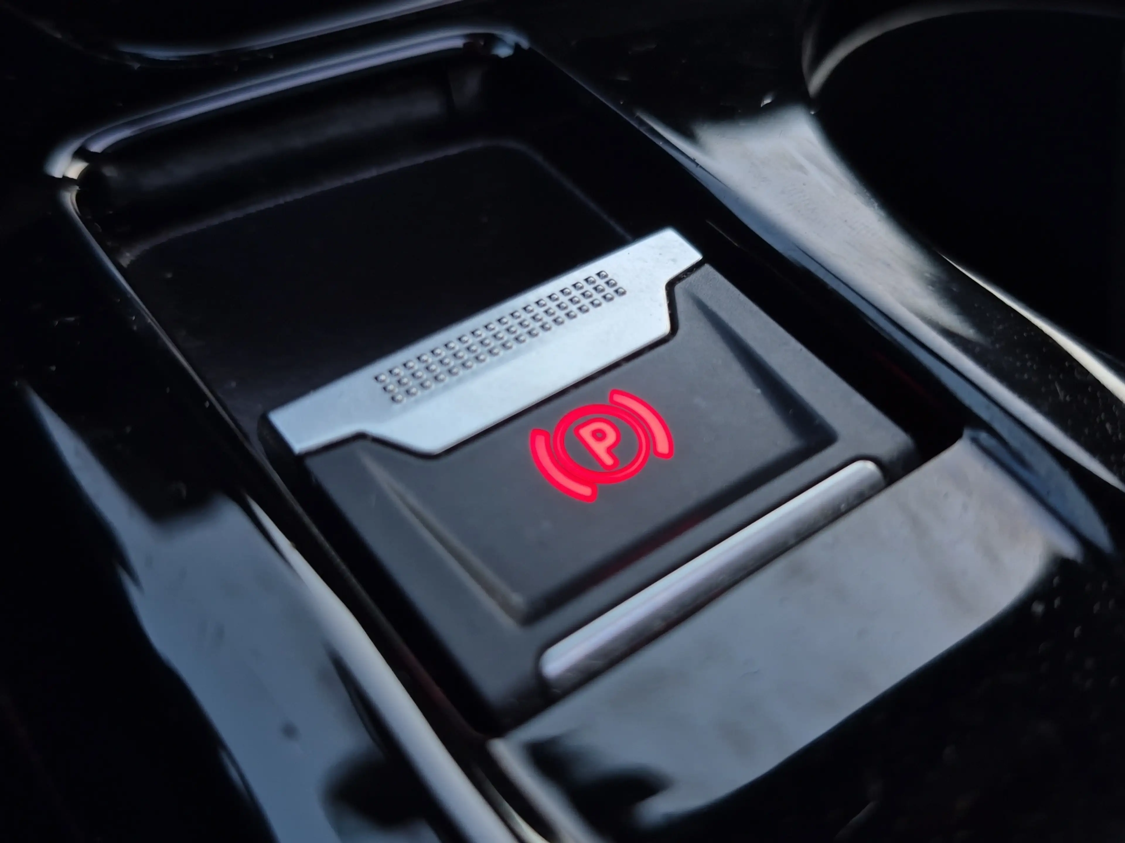 Peugeot e-2008 EV GT 50 kWh 95,7% Soh | Panoramadak | Trekhaak af — photo 34