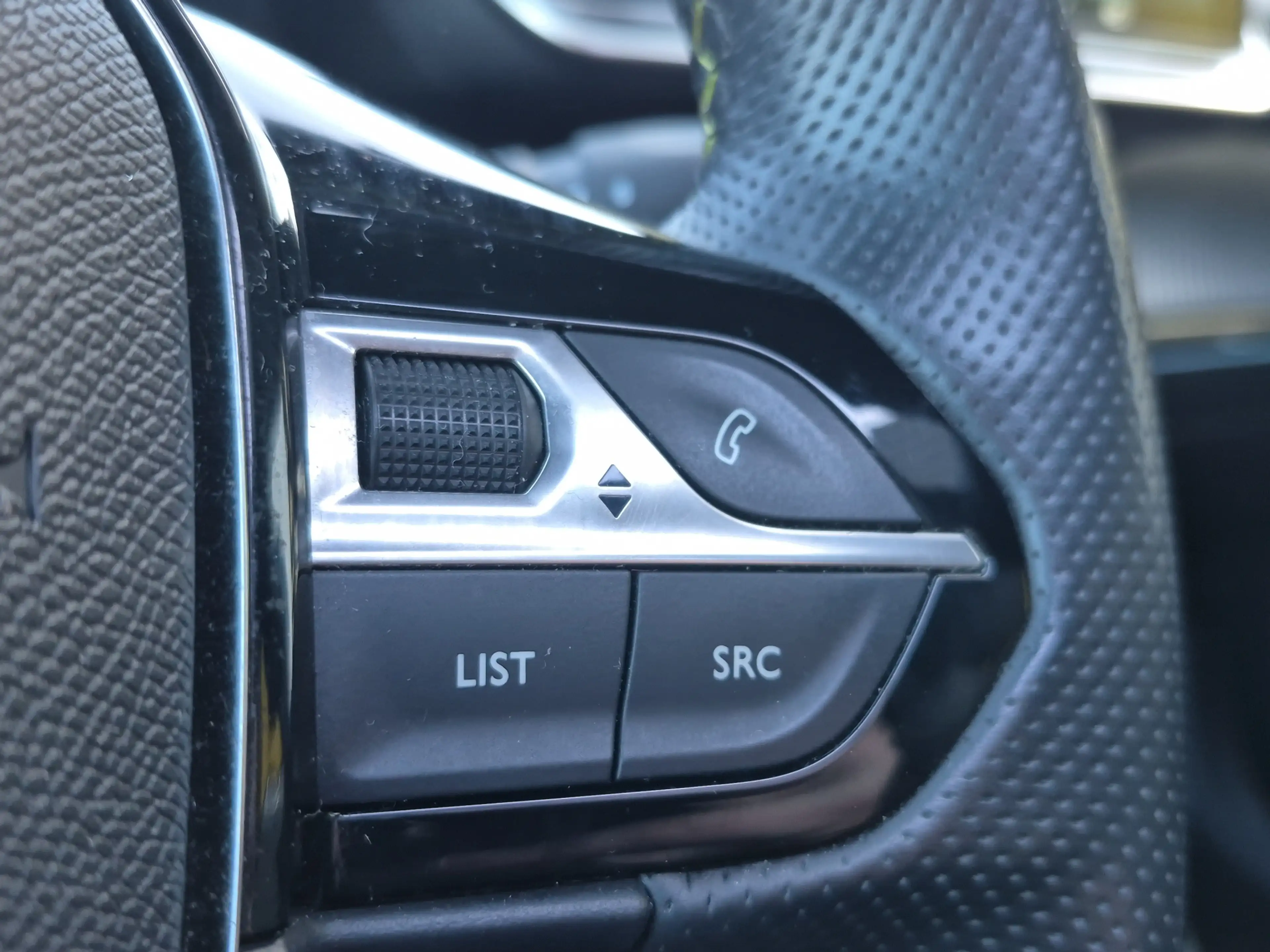 Peugeot e-2008 EV GT 50 kWh 95,7% Soh | Panoramadak | Trekhaak af — photo 16