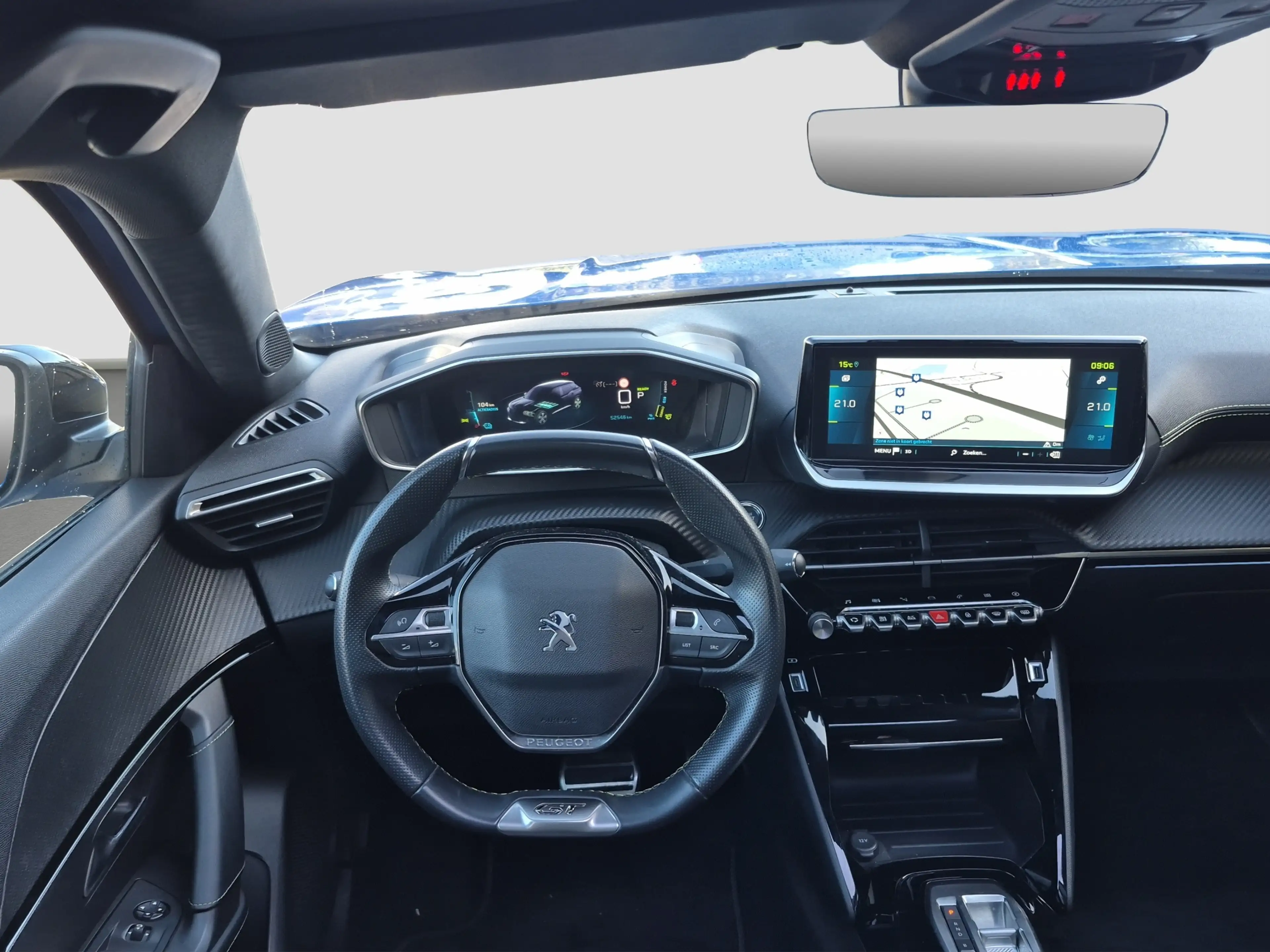Peugeot e-2008 EV GT 50 kWh 95,7% Soh | Panoramadak | Trekhaak af — photo 10