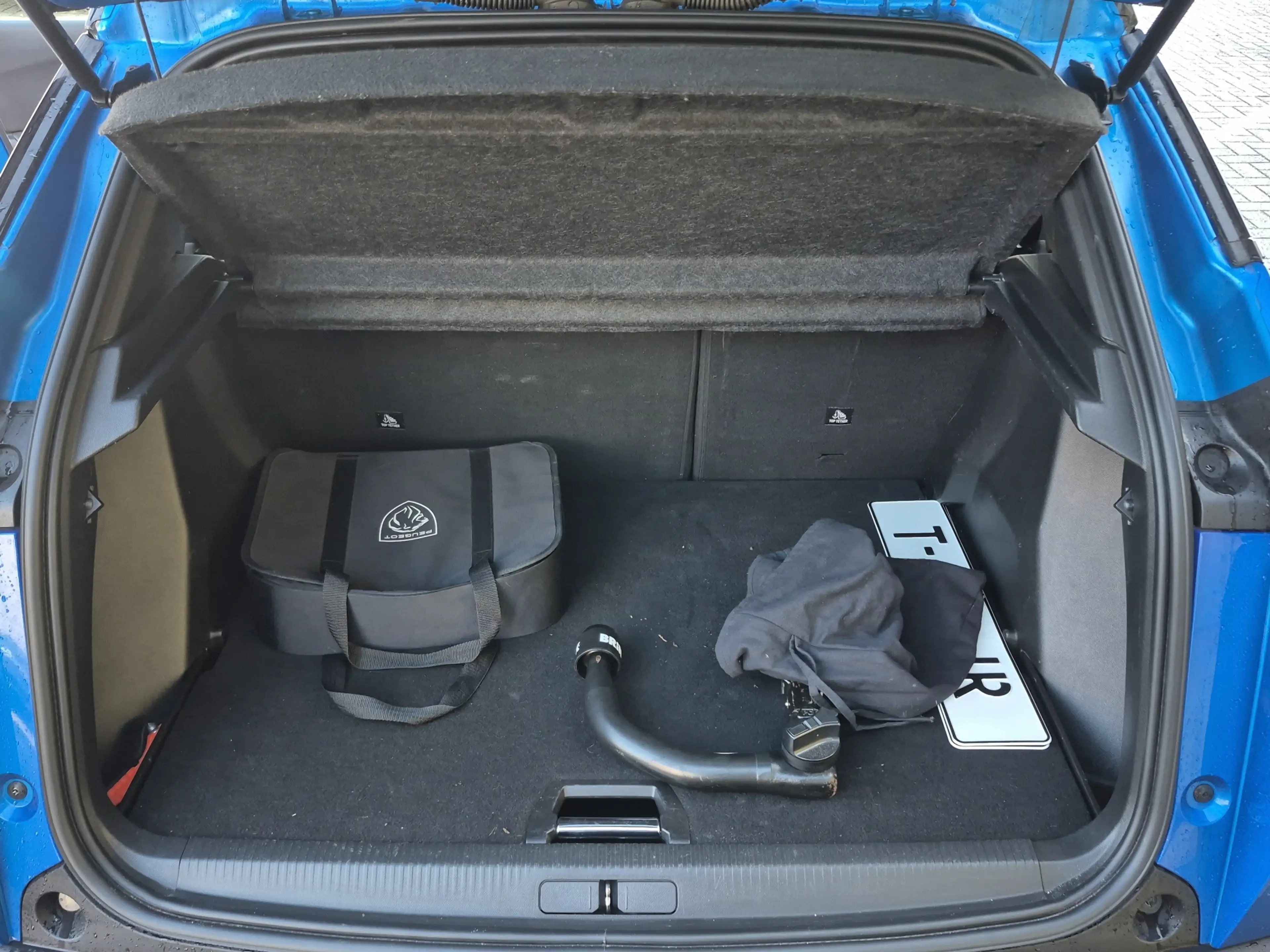 Peugeot e-2008 EV GT 50 kWh 95,7% Soh | Panoramadak | Trekhaak af — photo 39