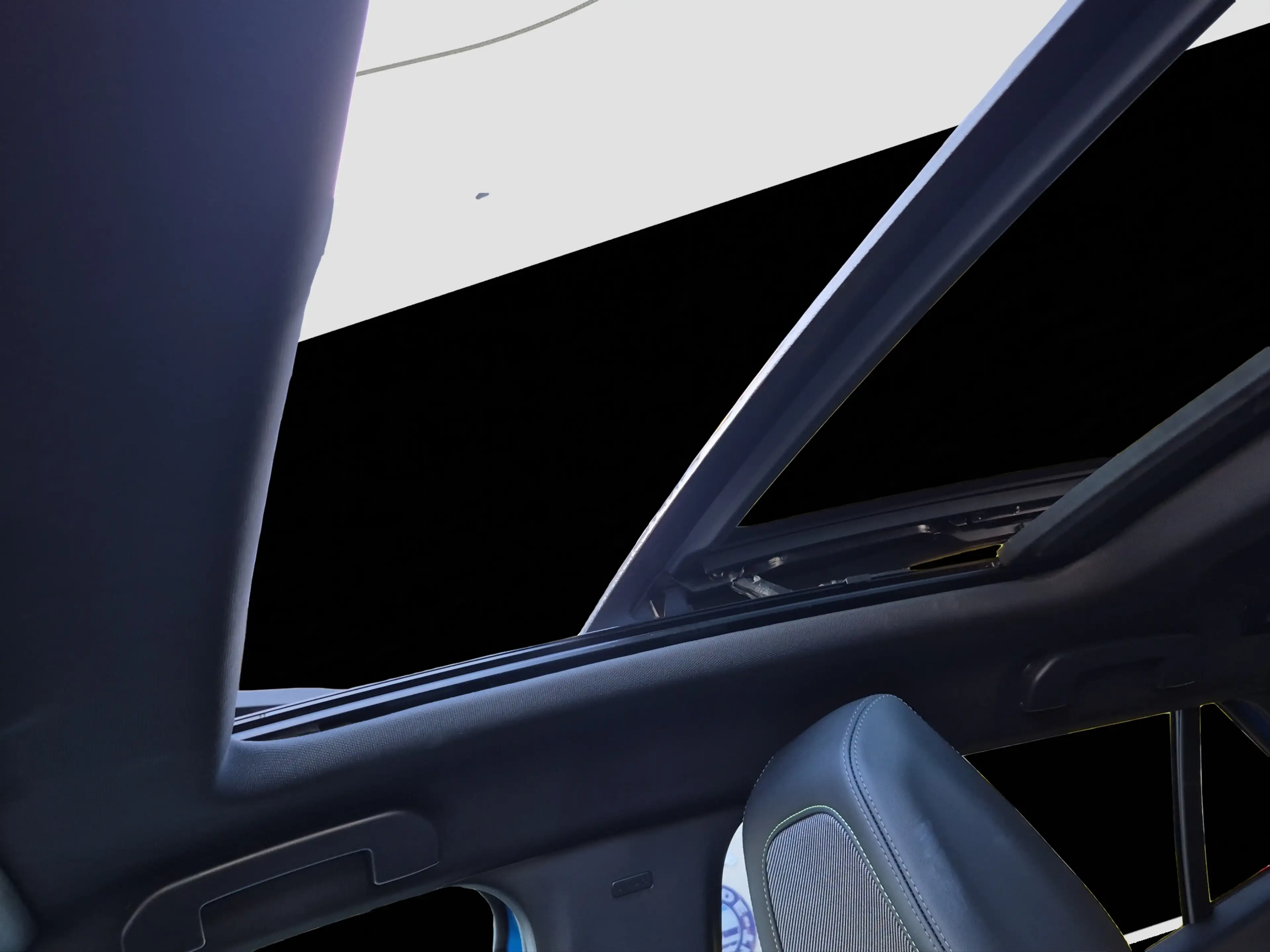 Peugeot e-2008 EV GT 50 kWh 95,7% Soh | Panoramadak | Trekhaak af — photo 13
