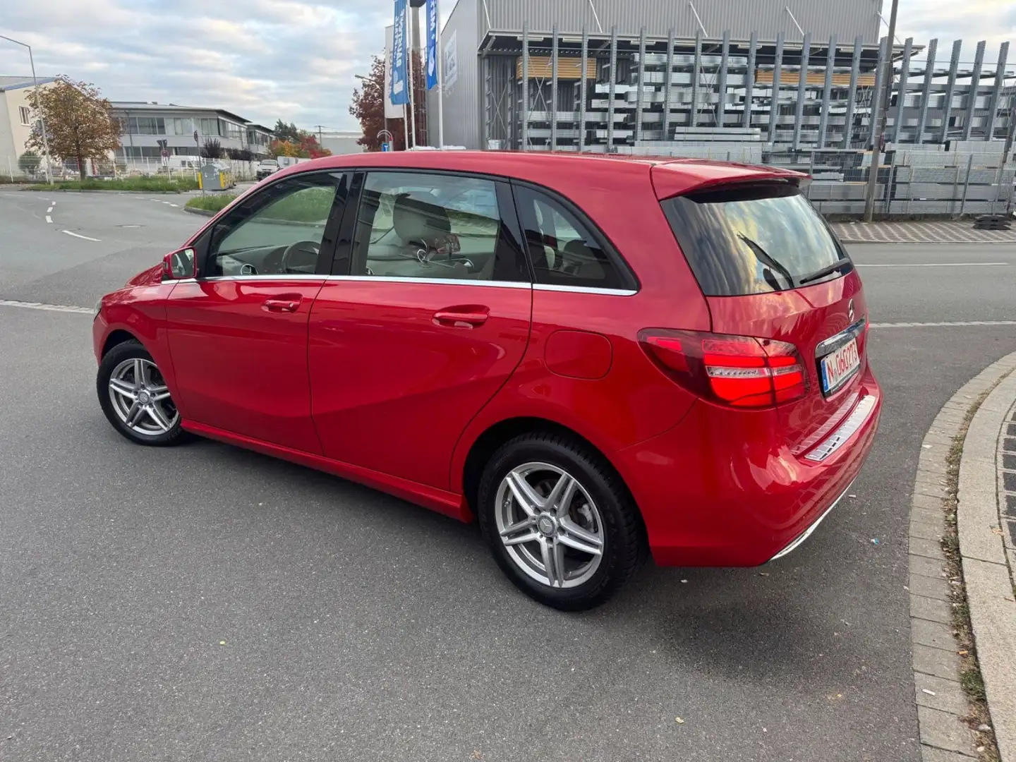 Mercedes-Benz B 180 B -Klasse B 180 Rouge - 2