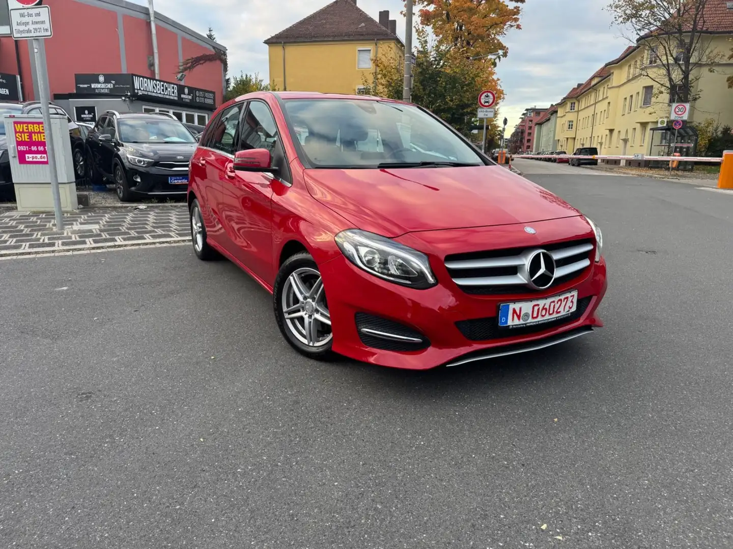 Mercedes-Benz B 180 B -Klasse B 180 Rouge - 1