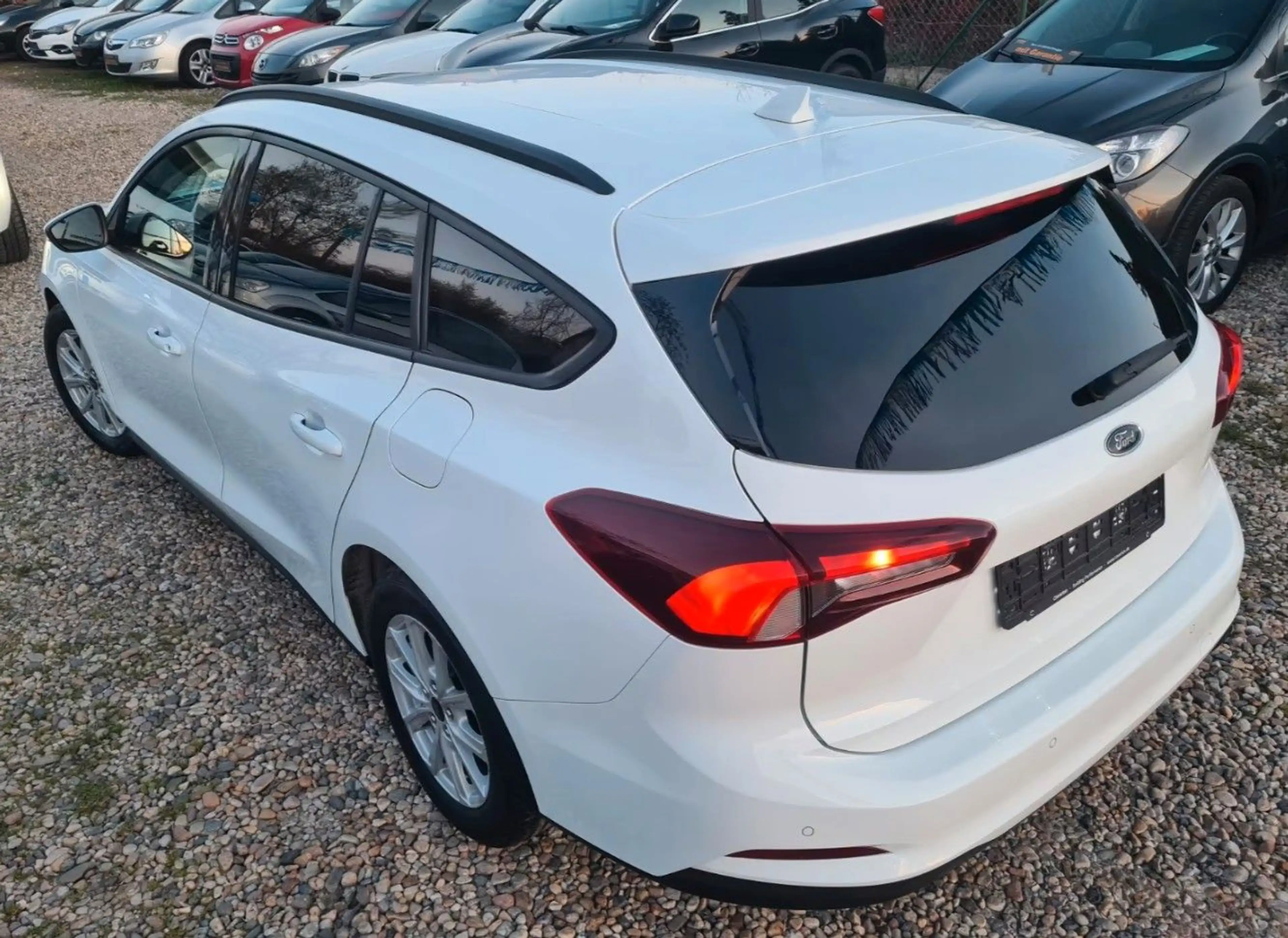 Ford Focus Ford Turnier1.5 88kw KAMERA V+H/SHZ/LED/KEYLESS — photo 3
