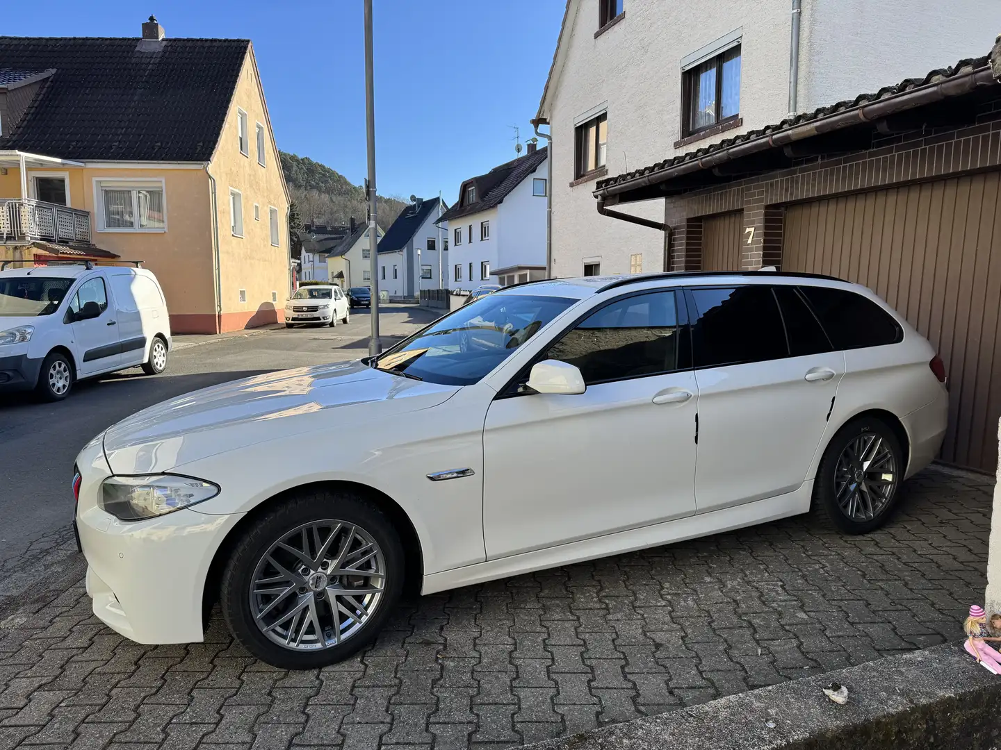 BMW 535 535d Touring M-Paket Alcantara Großes Navi Klima White - 1