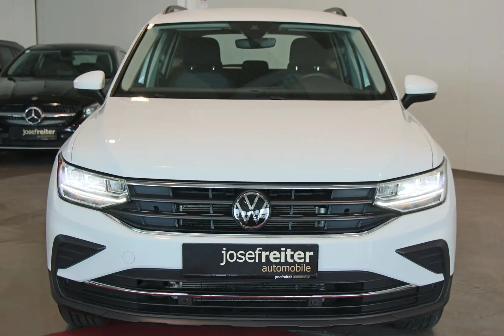Volkswagen Tiguan Life 2.0 TDI DSG 5 Jahre Garantie/AHK/KAMERA/NAVI Weiß - 2
