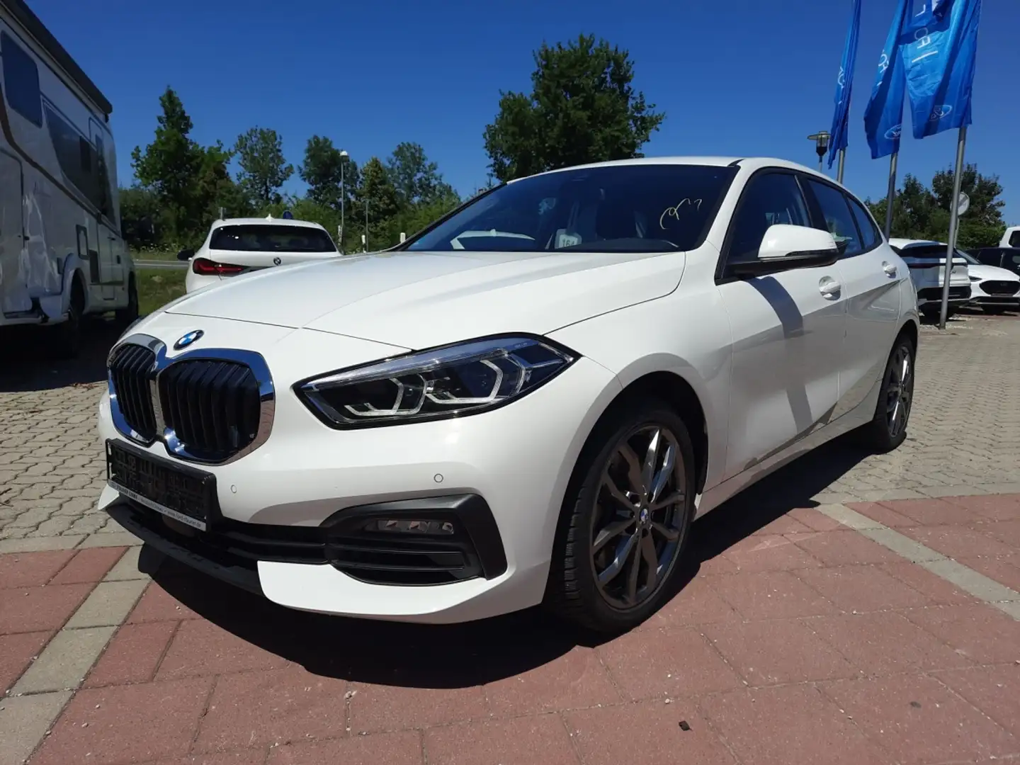 BMW 120 i Advantage Navi LED SHZ Lenkrad heizbar Wit - 2