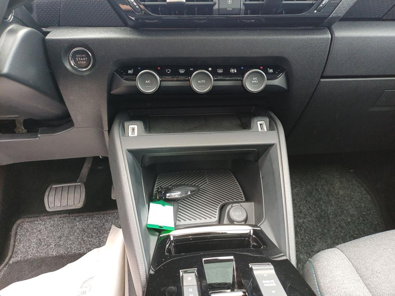 Citroen C4 PureTech 130 S&S EAT8 Shine — photo 11