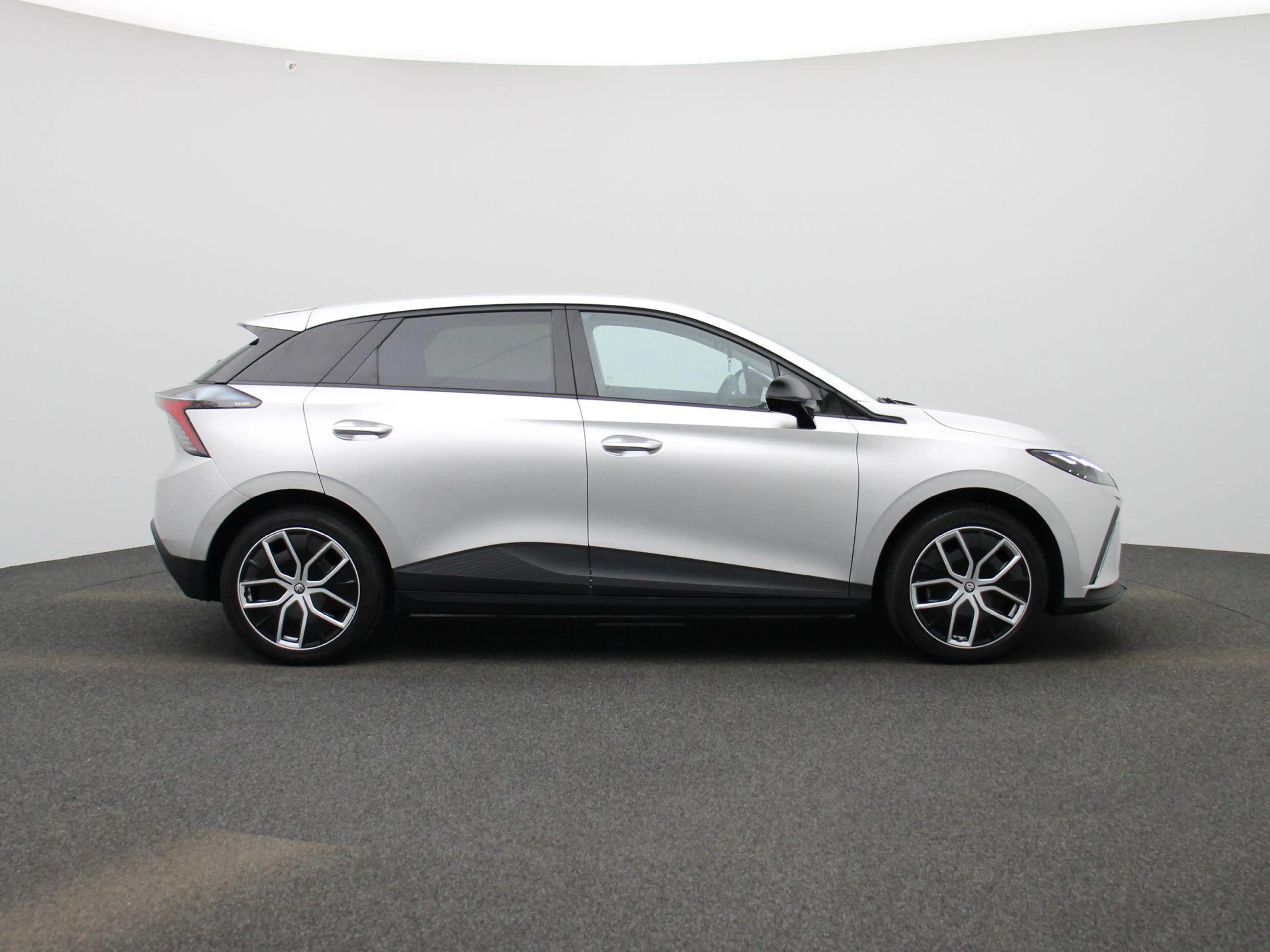 MG MG4 Electric Luxury 64 kWh — photo 6