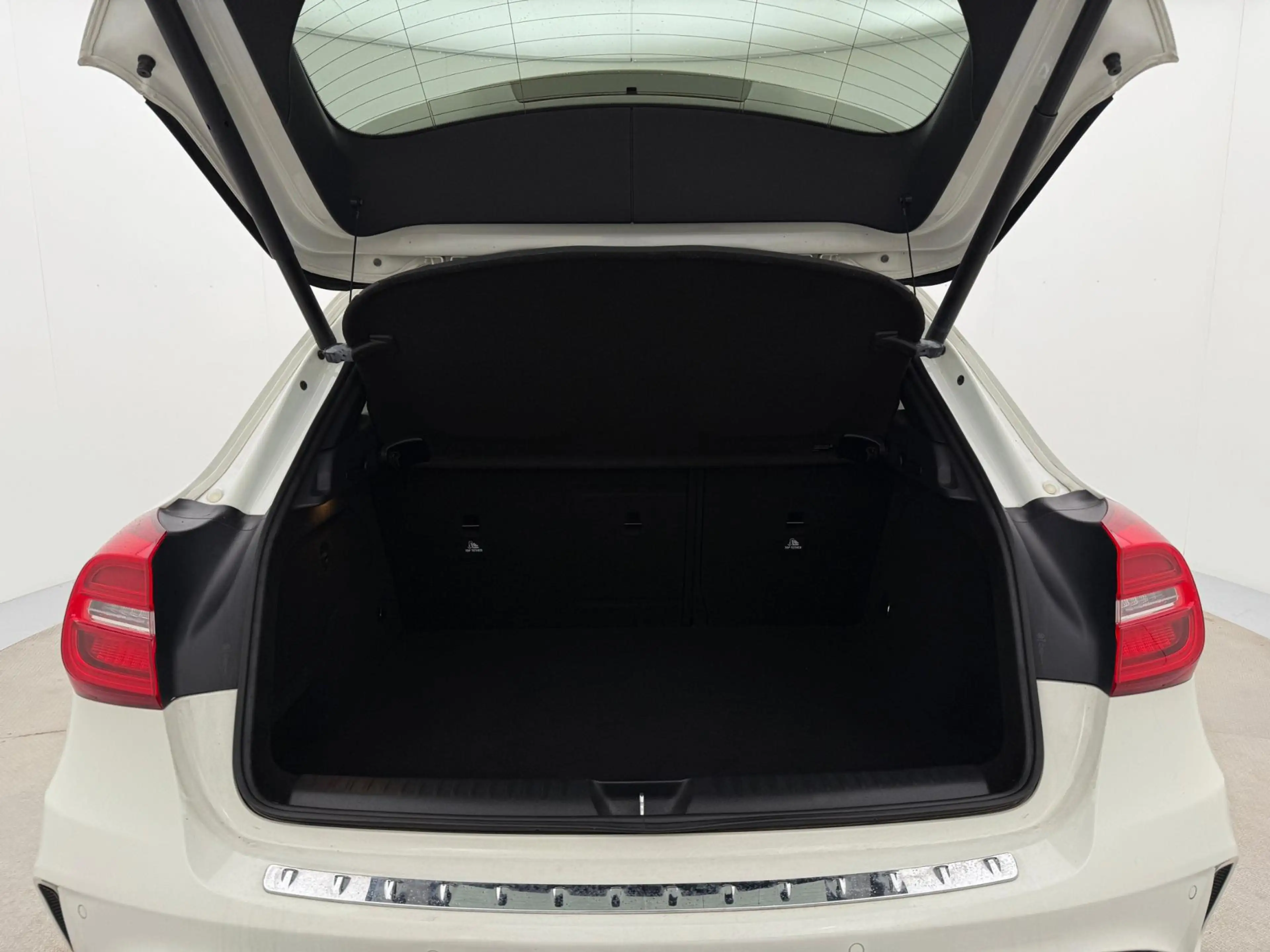 Mercedes-Benz GLA 45 AMG 4MATIC | Pano | Camera | 20 inch | — photo 25