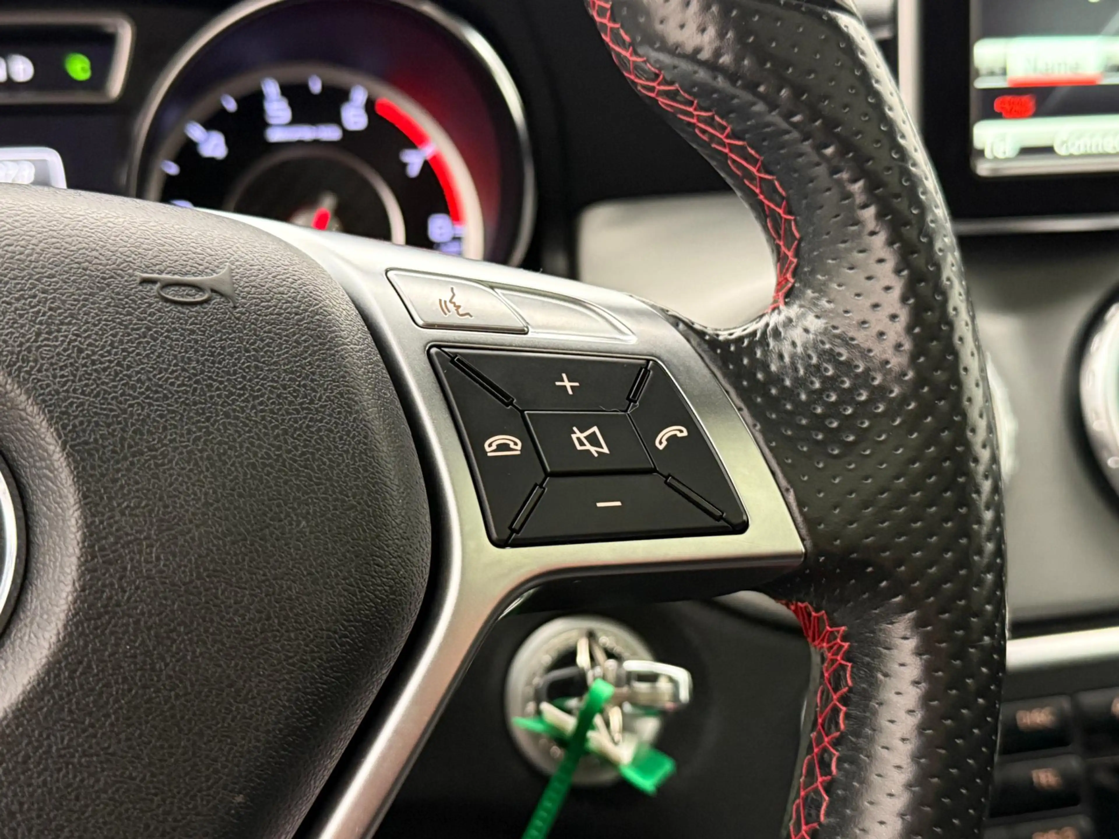Mercedes-Benz GLA 45 AMG 4MATIC | Pano | Camera | 20 inch | — photo 18