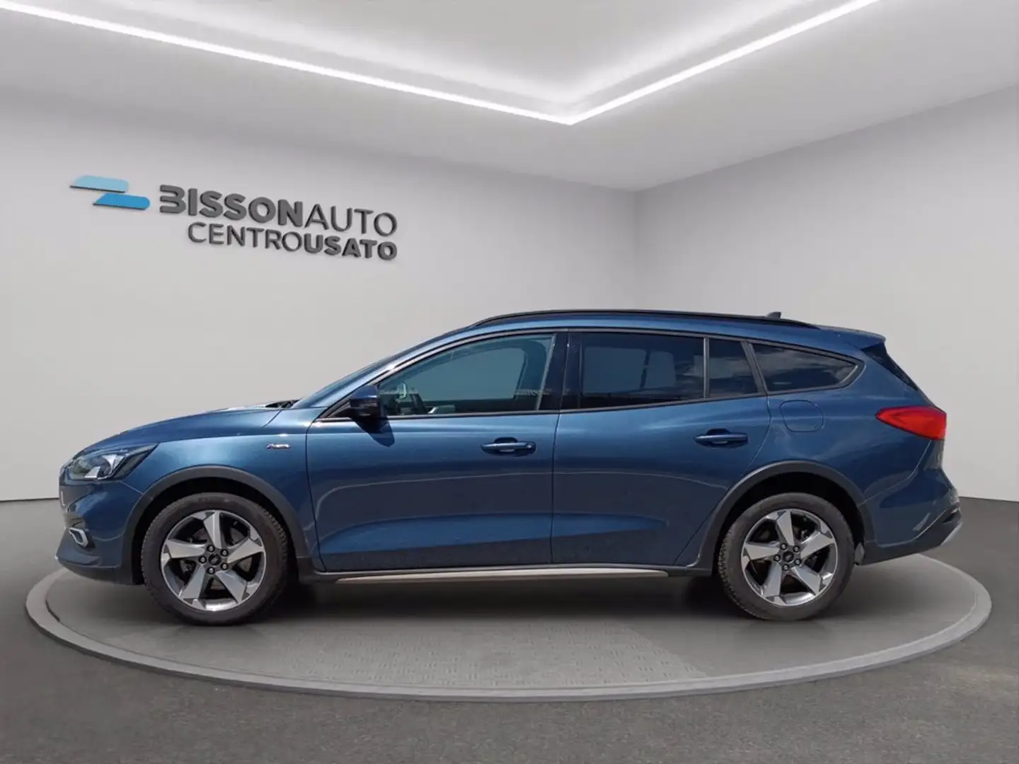 Ford Focus Active SW 1.5 ecoblue s&s 120cv my20.75 Bleu - 2