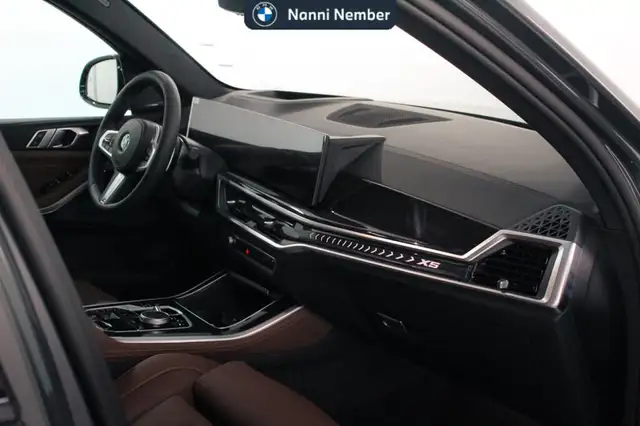 BMW X5 view 8