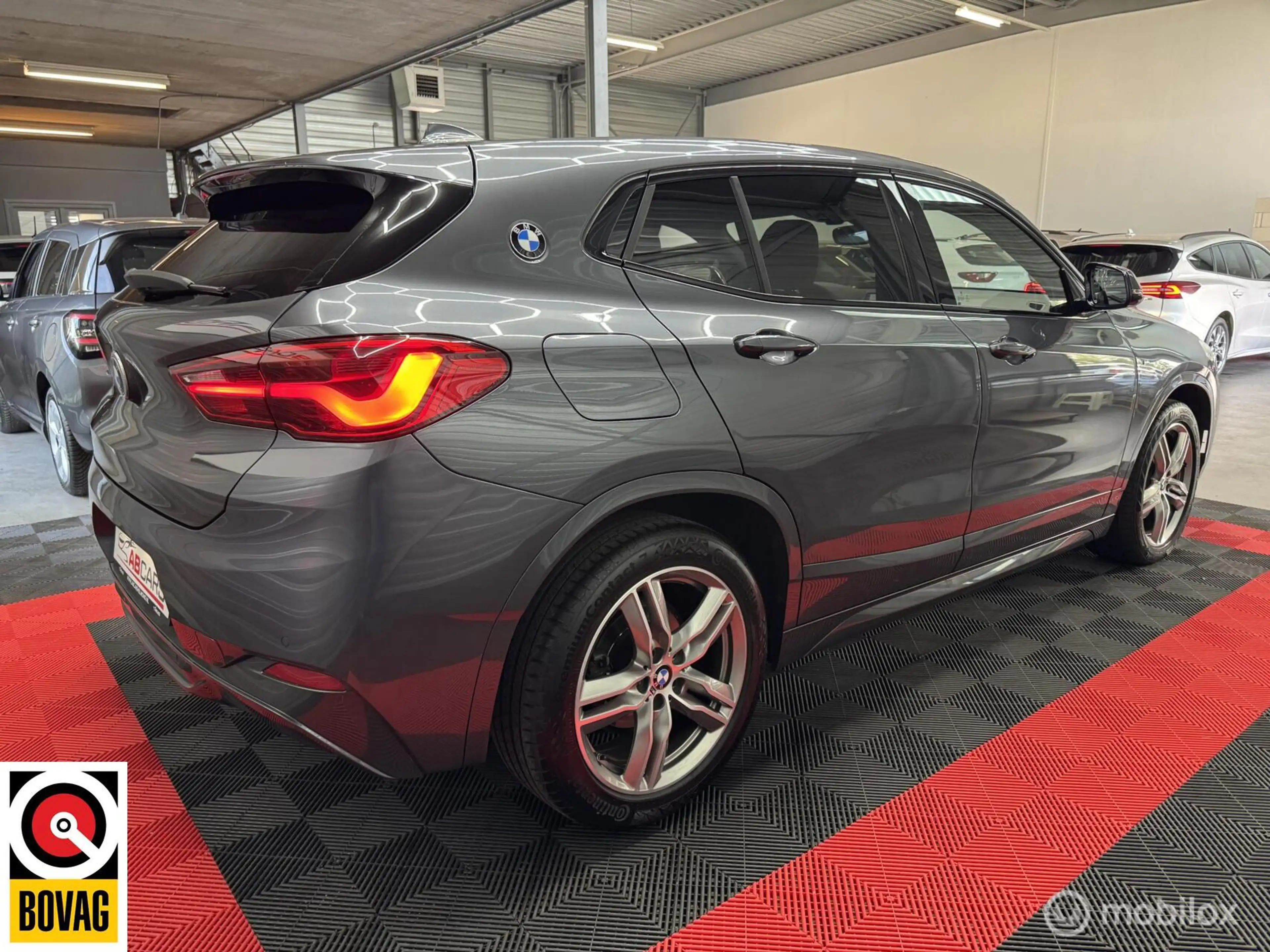 BMW X2 sDrive18i High Executive M-Pakket — photo 5
