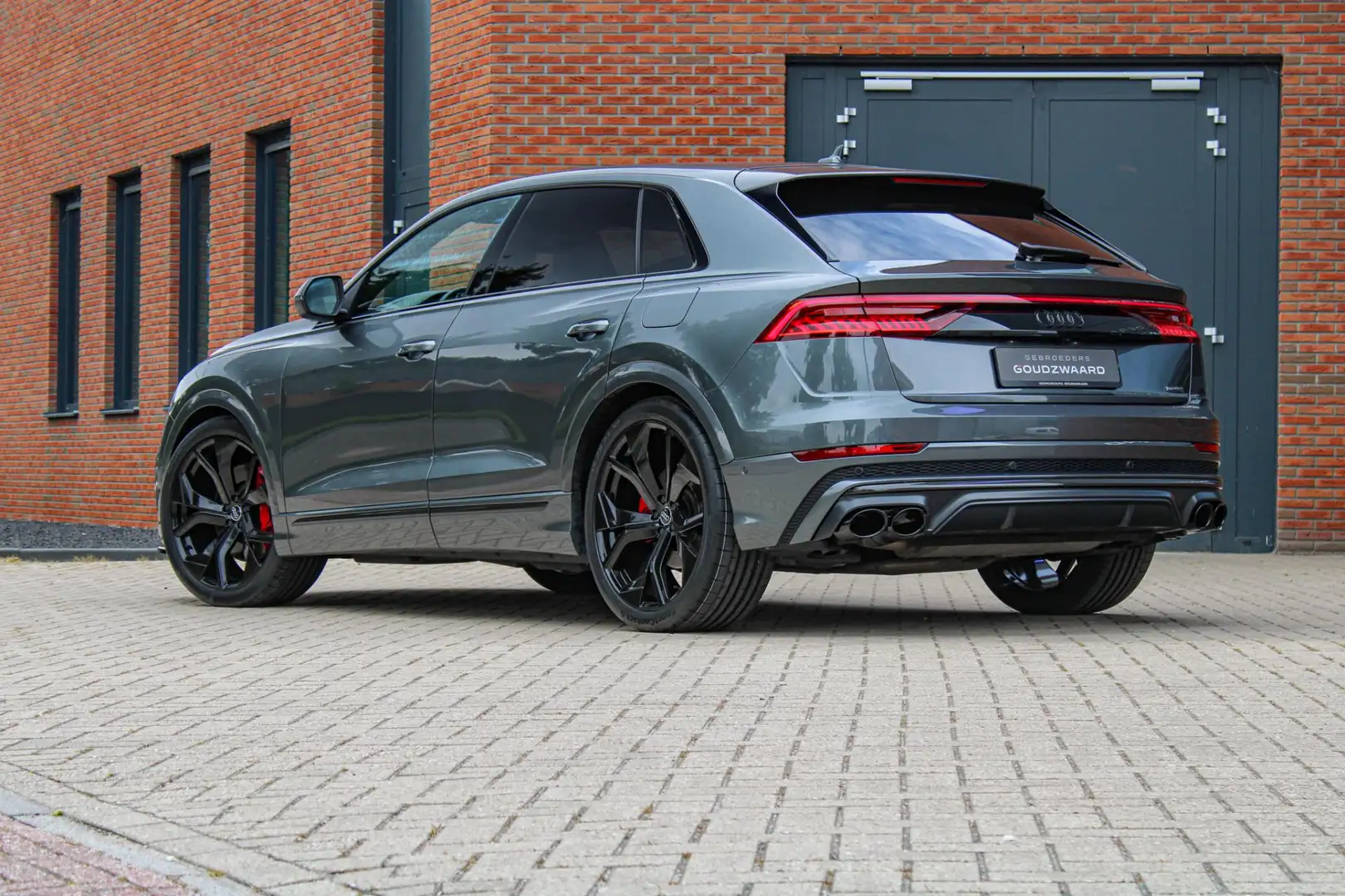 Audi Q8 55 TFSI e quattro Competition | Carbon | B&O | Alc Grijs - 2