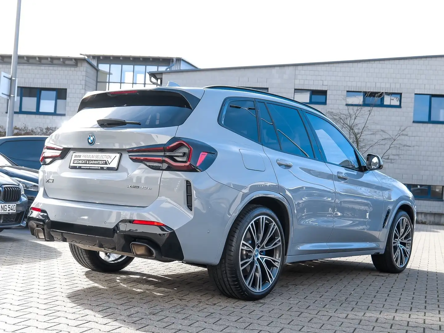 BMW X3 xDrive30e M Sport HUD PANO ACC AHK 360°KAM Grijs - 2