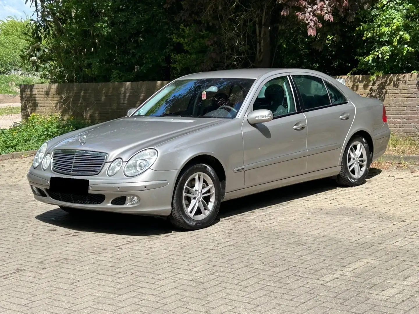 Mercedes-Benz E 220 E -Klasse Lim. E 220 CDI *Automatik* Argintiu - 1