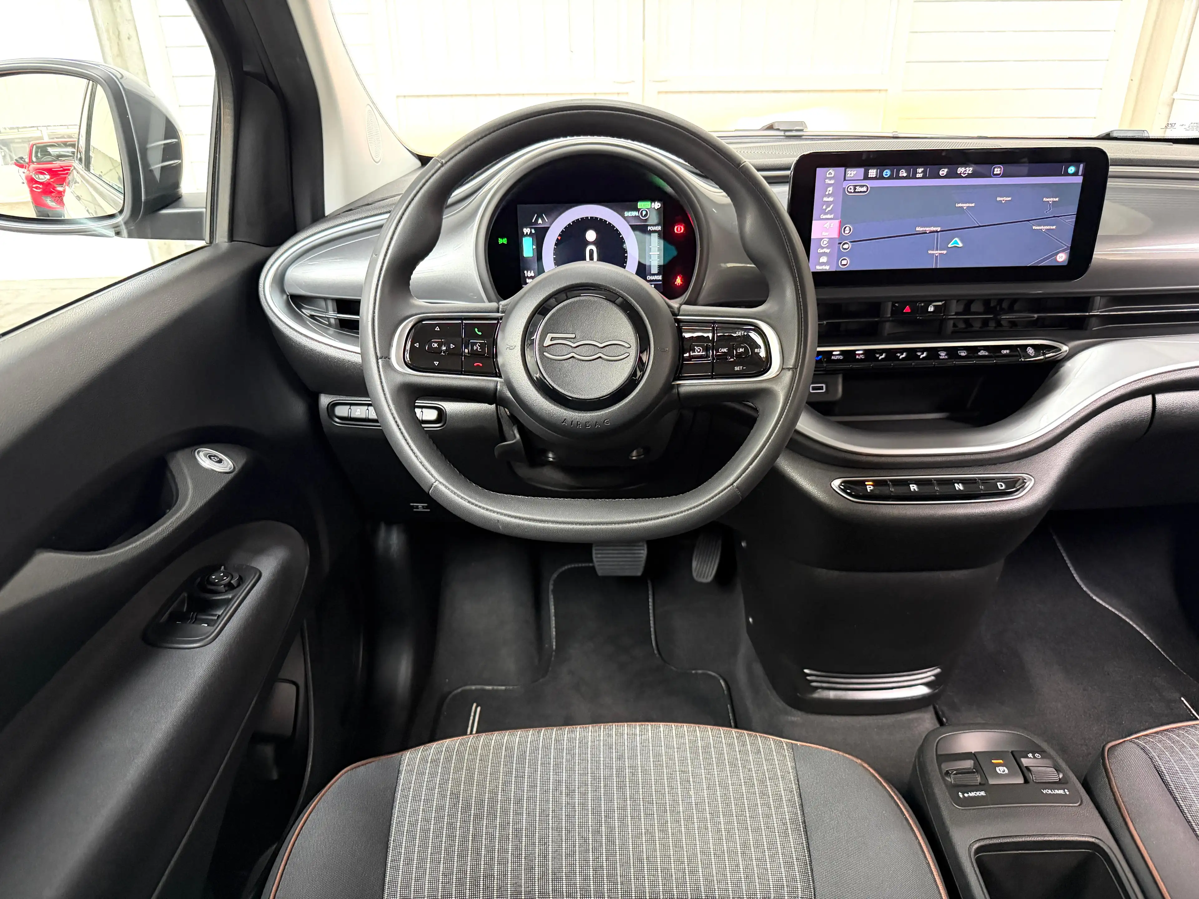 Fiat 500e Icon 24kWh BAT SoH 94% DAB*NAVI*CARPLAY*CC*LANEASS*AAC — photo 10