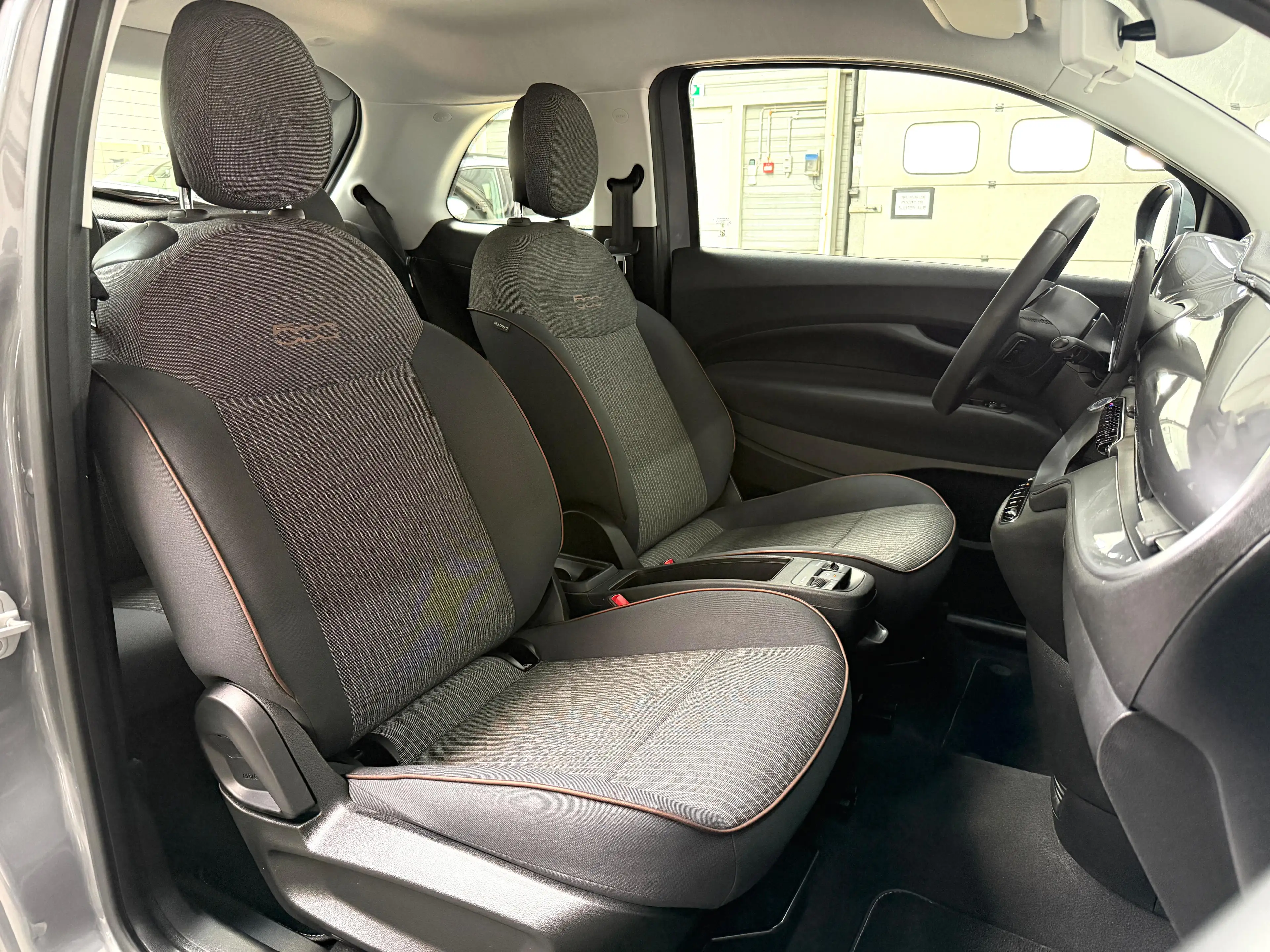 Fiat 500e Icon 24kWh BAT SoH 94% DAB*NAVI*CARPLAY*CC*LANEASS*AAC — photo 13