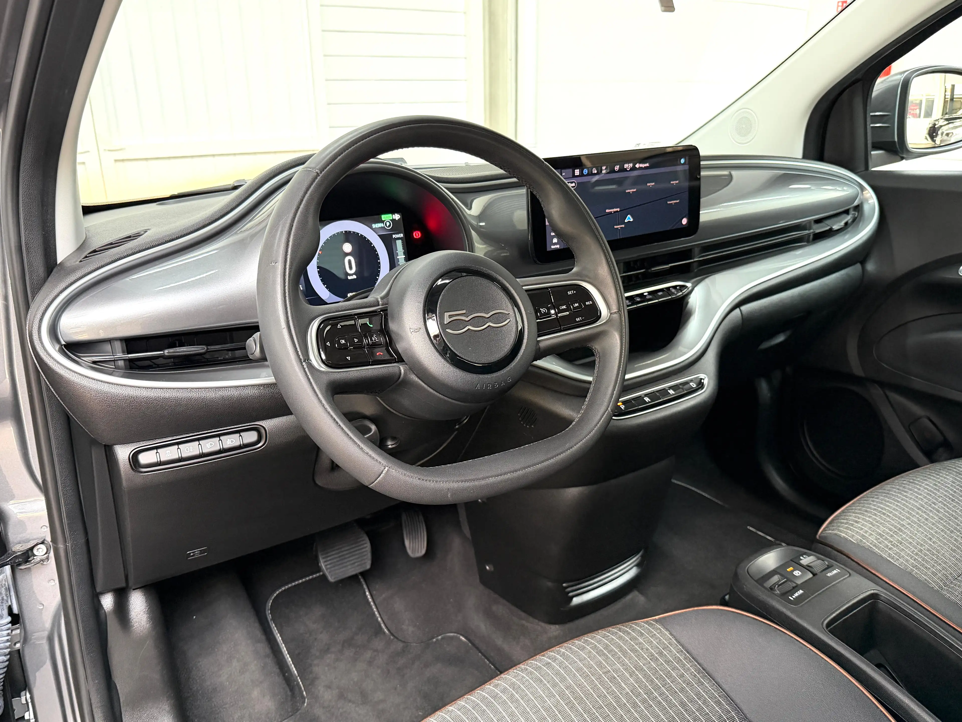 Fiat 500e Icon 24kWh BAT SoH 94% DAB*NAVI*CARPLAY*CC*LANEASS*AAC — photo 15